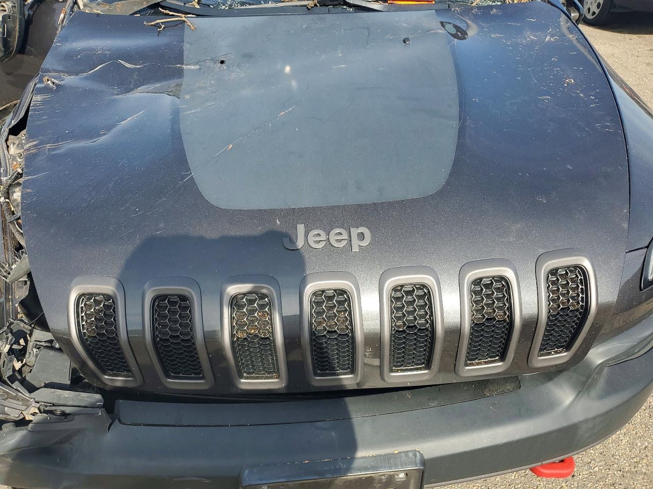 2015 Jeep Cherokee Trailhawk Gray vin: 1C4PJMBS0FW698861