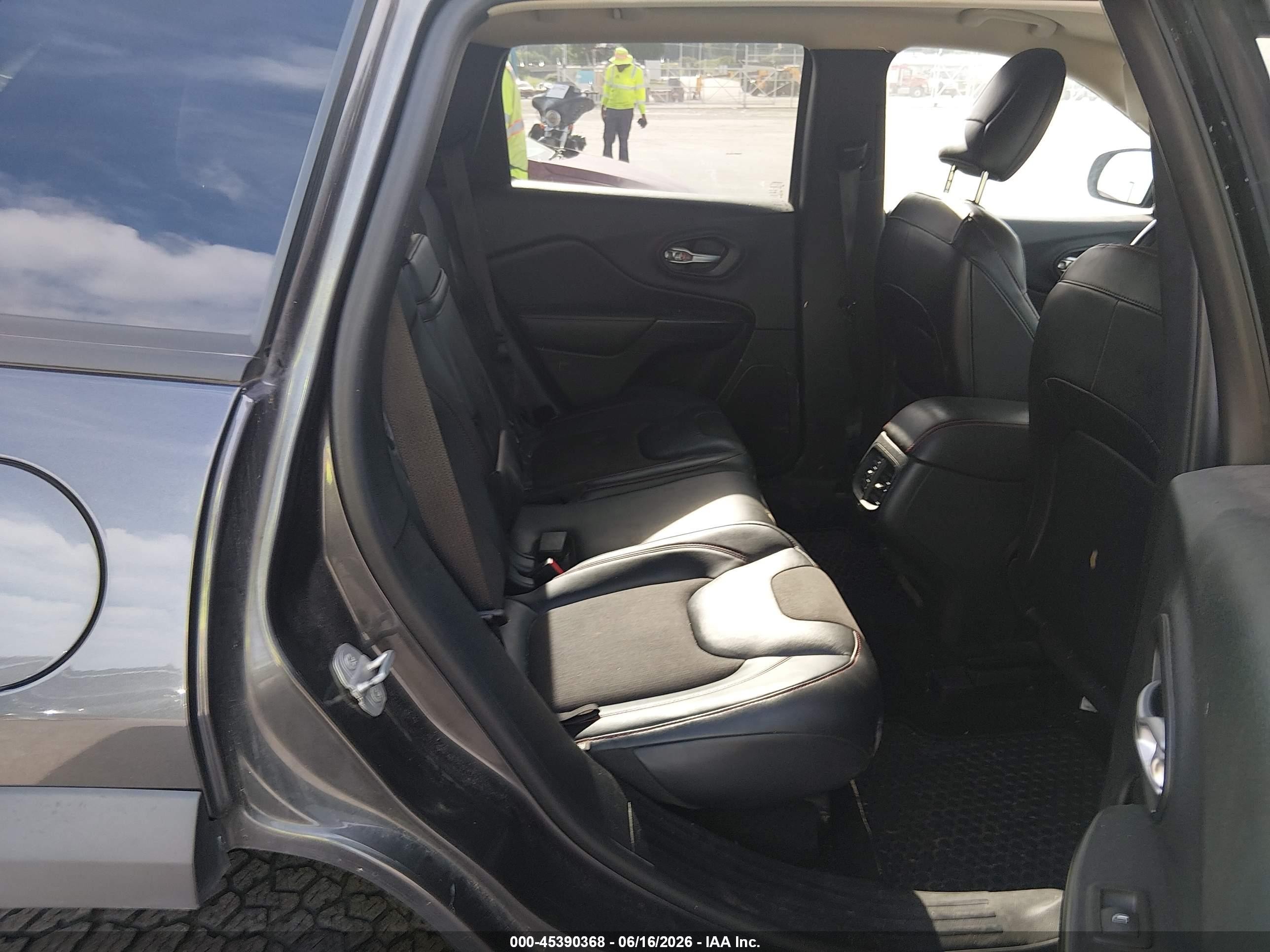 2015 Jeep Cherokee Trailhawk Black vin: 1C4PJMBS0FW751025