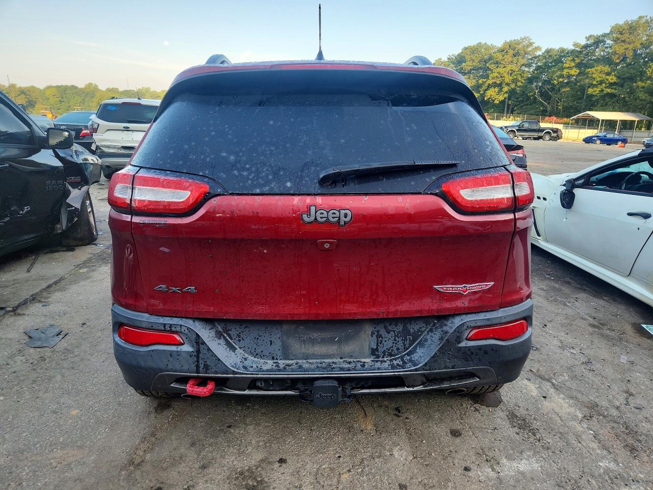 2015 Jeep Cherokee Trailhawk Burgundy vin: 1C4PJMBS0FW786521
