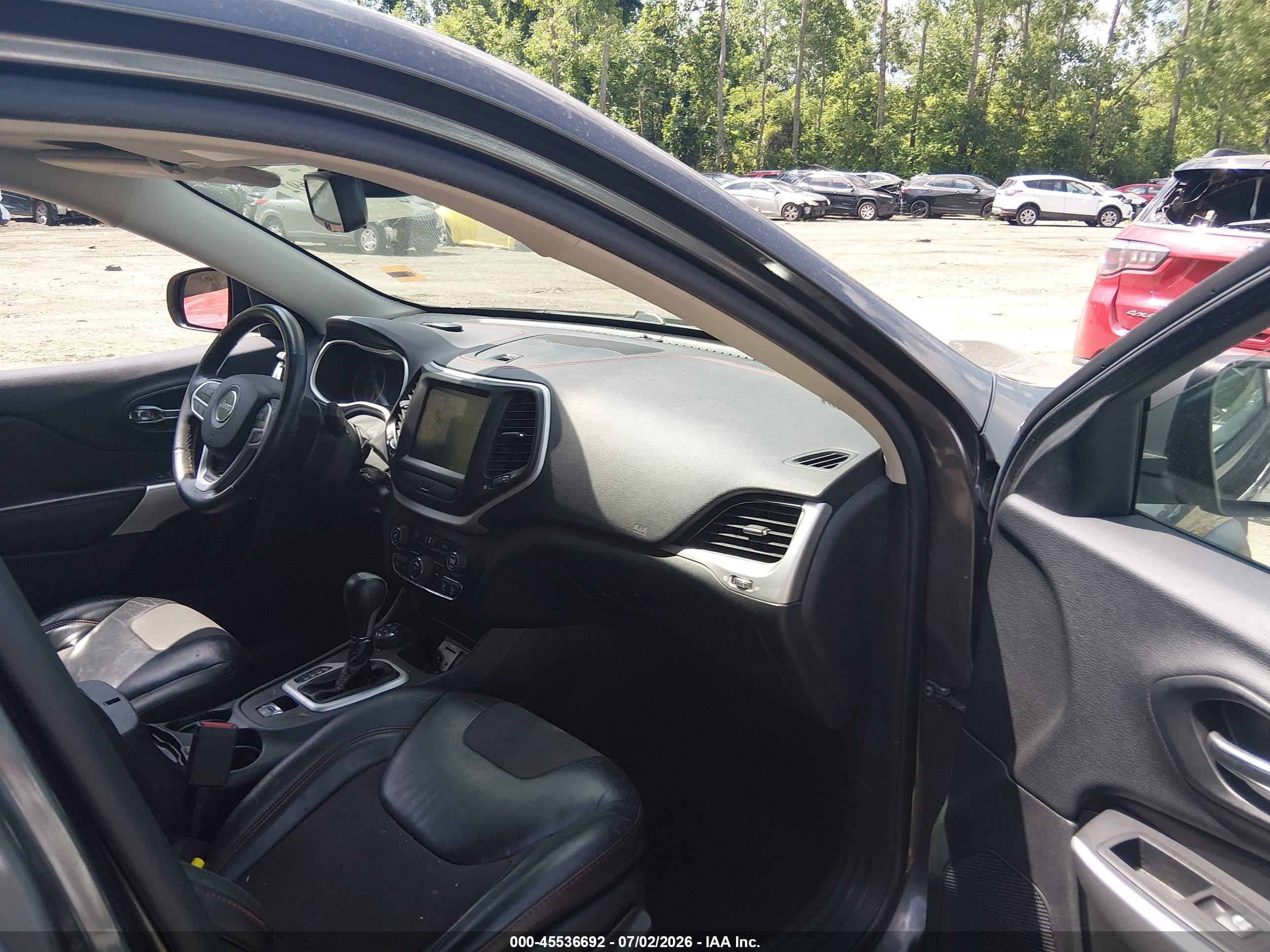 2017 Jeep Cherokee Trailhawk Серый vin: 1C4PJMBS0HW612791