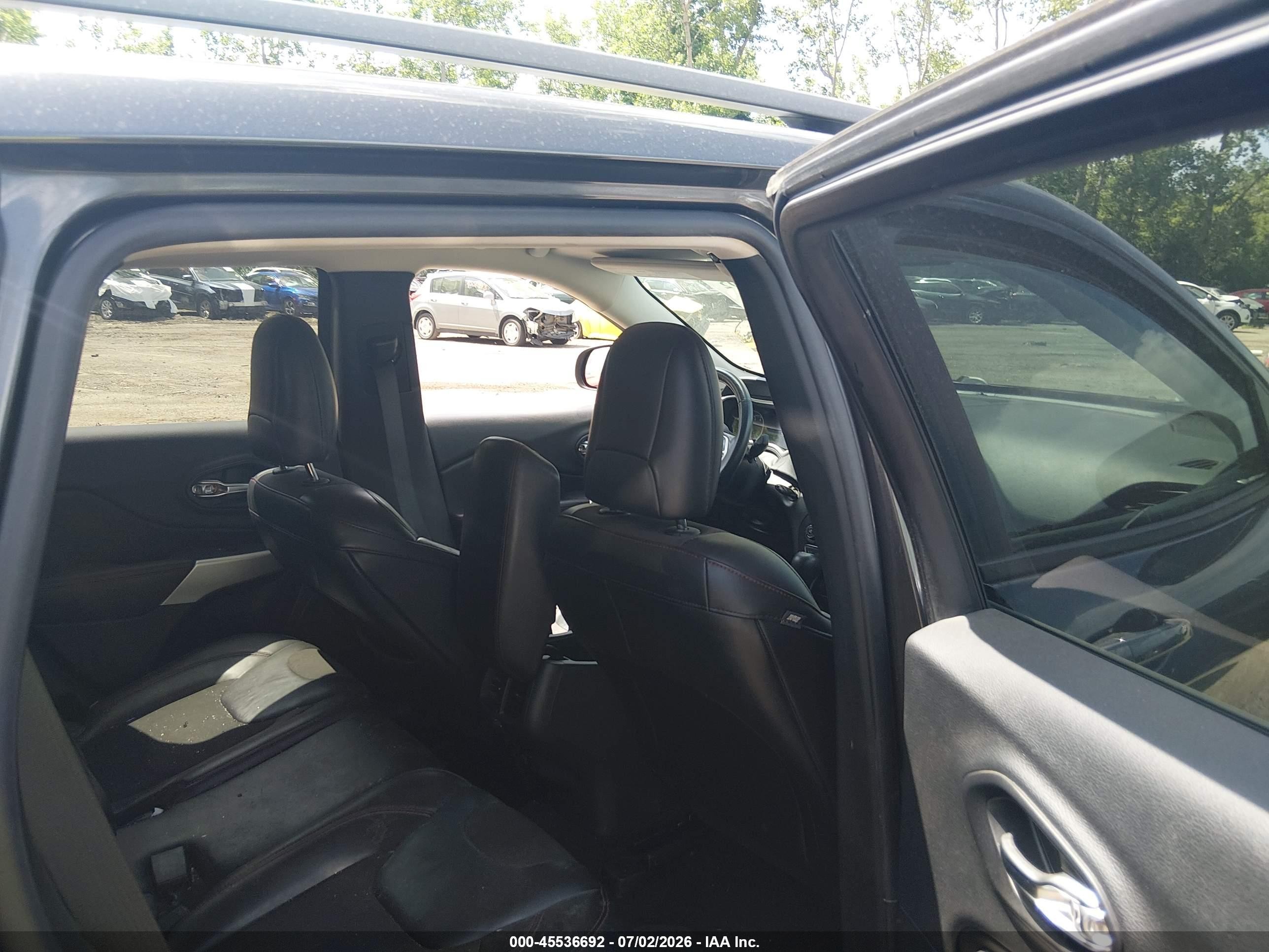 2017 Jeep Cherokee Trailhawk Серый vin: 1C4PJMBS0HW612791