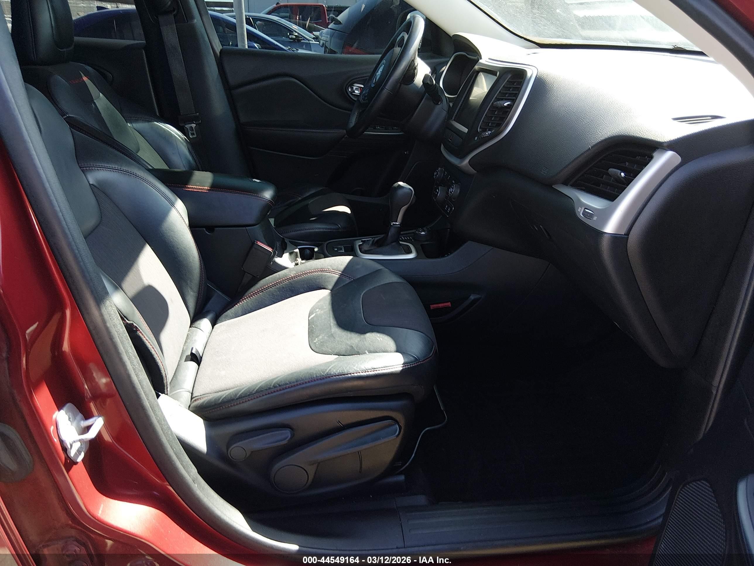 2014 Jeep Cherokee Trailhawk Red vin: 1C4PJMBS1EW179798