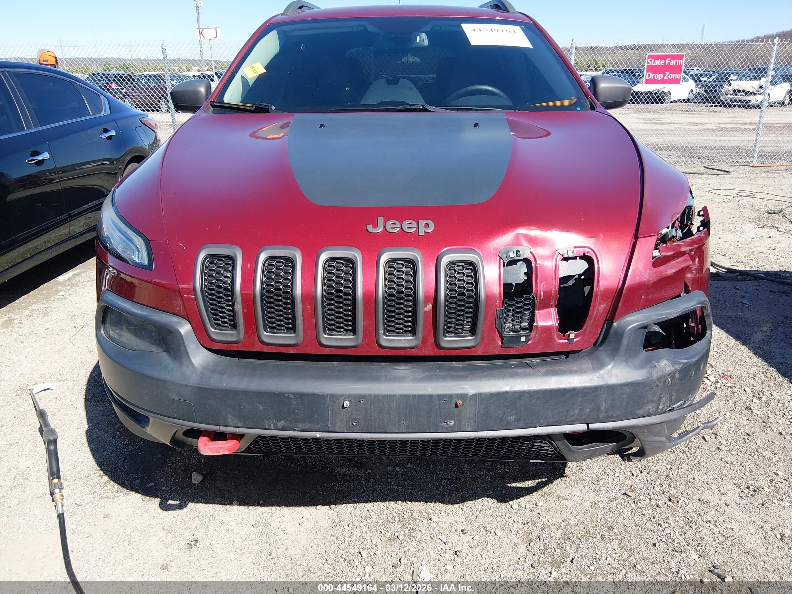 2014 Jeep Cherokee Trailhawk Red vin: 1C4PJMBS1EW179798