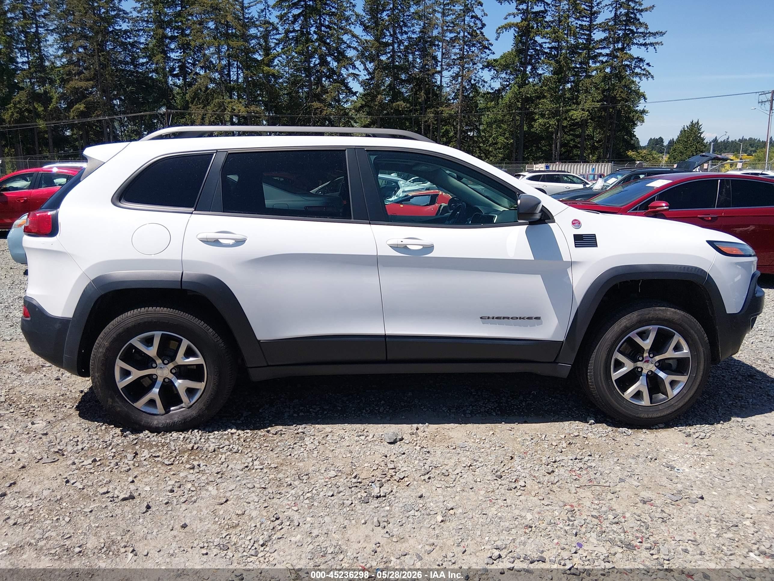 2014 Jeep Cherokee Trailhawk White vin: 1C4PJMBS1EW201525