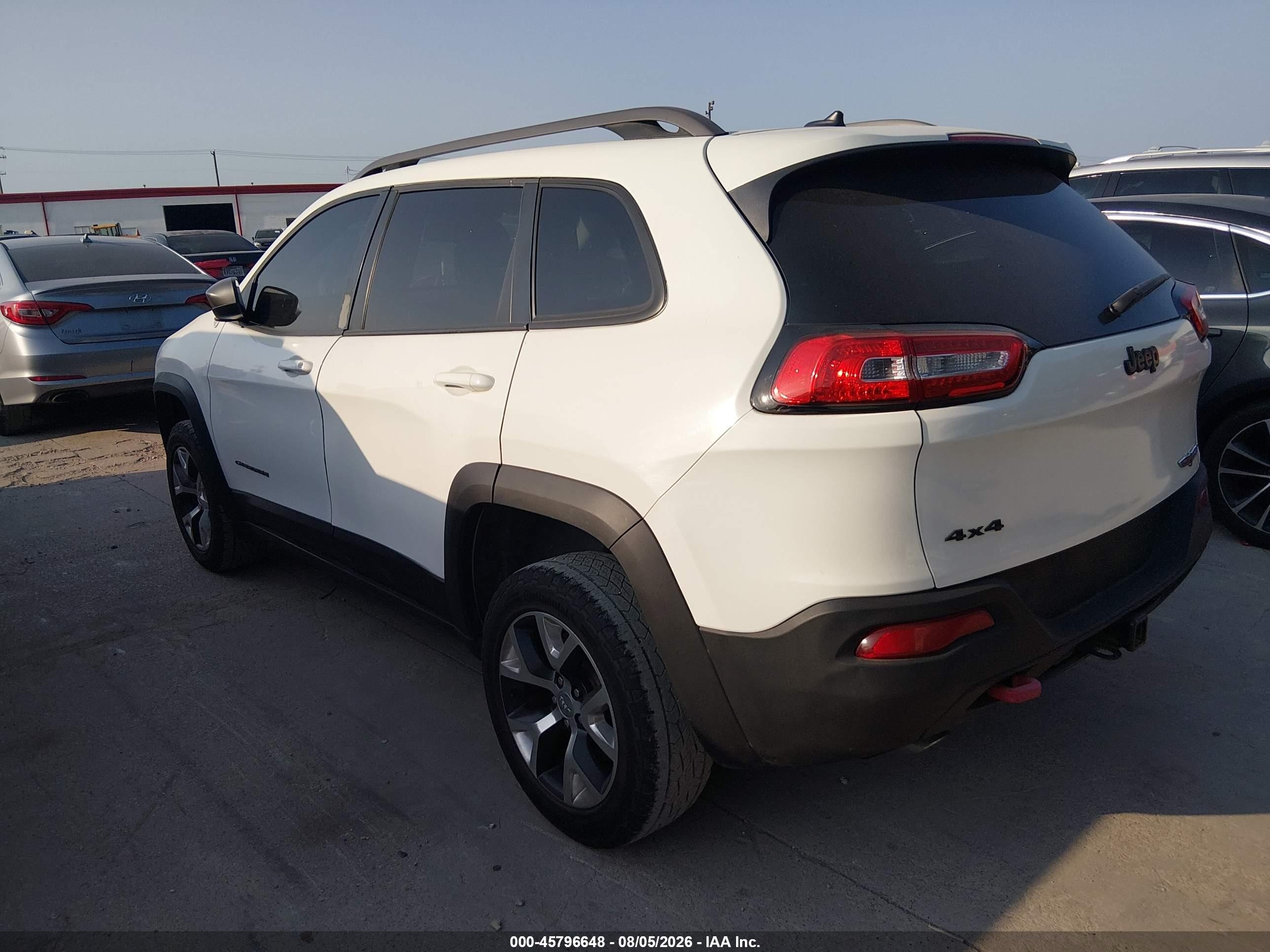 2014 Jeep Cherokee Trailhawk White vin: 1C4PJMBS1EW211021