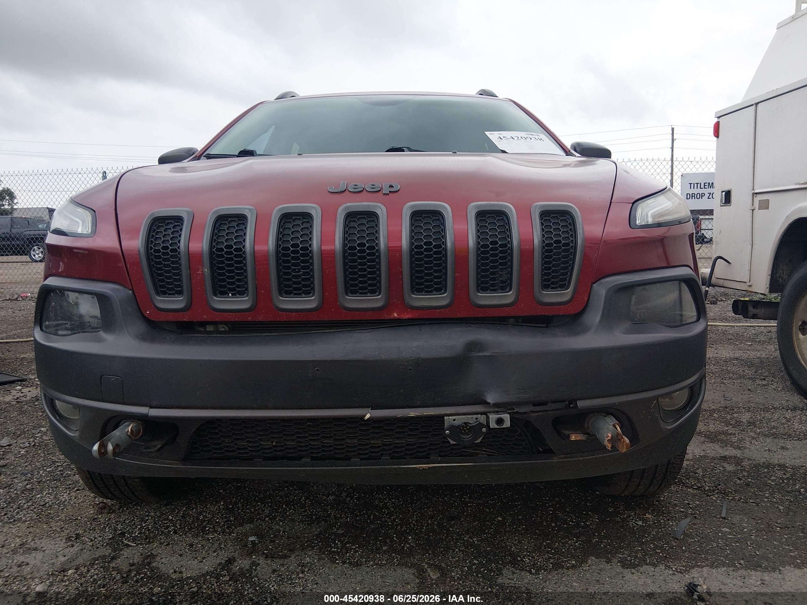 2014 Jeep Cherokee Trailhawk Red vin: 1C4PJMBS1EW297561