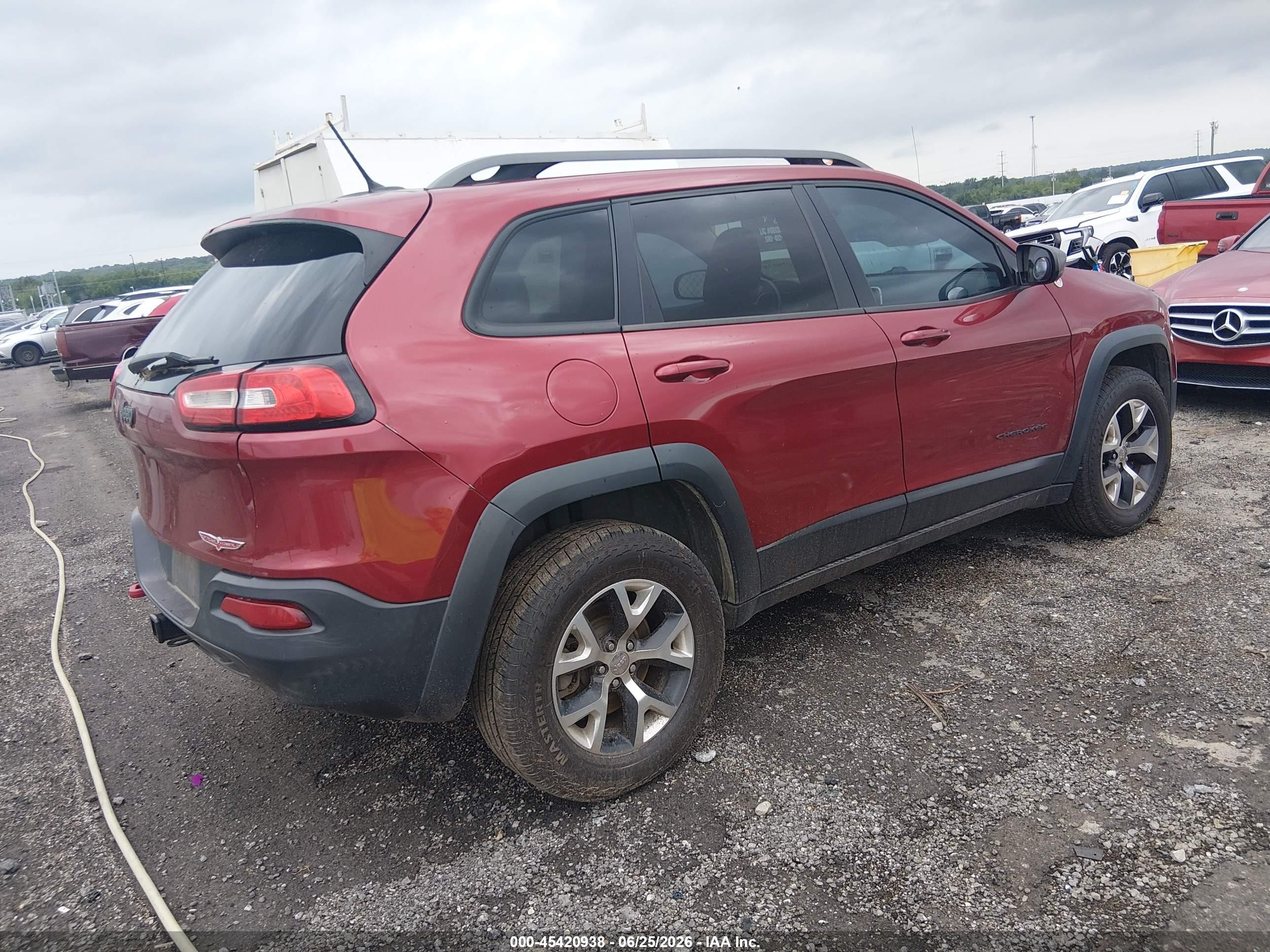 2014 Jeep Cherokee Trailhawk Red vin: 1C4PJMBS1EW297561