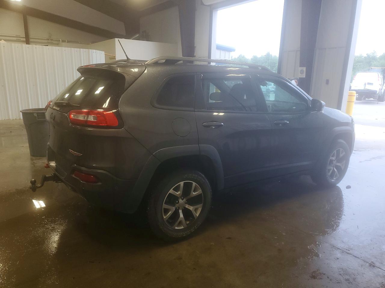2015 Jeep Cherokee Trailhawk Gray vin: 1C4PJMBS1FW570256