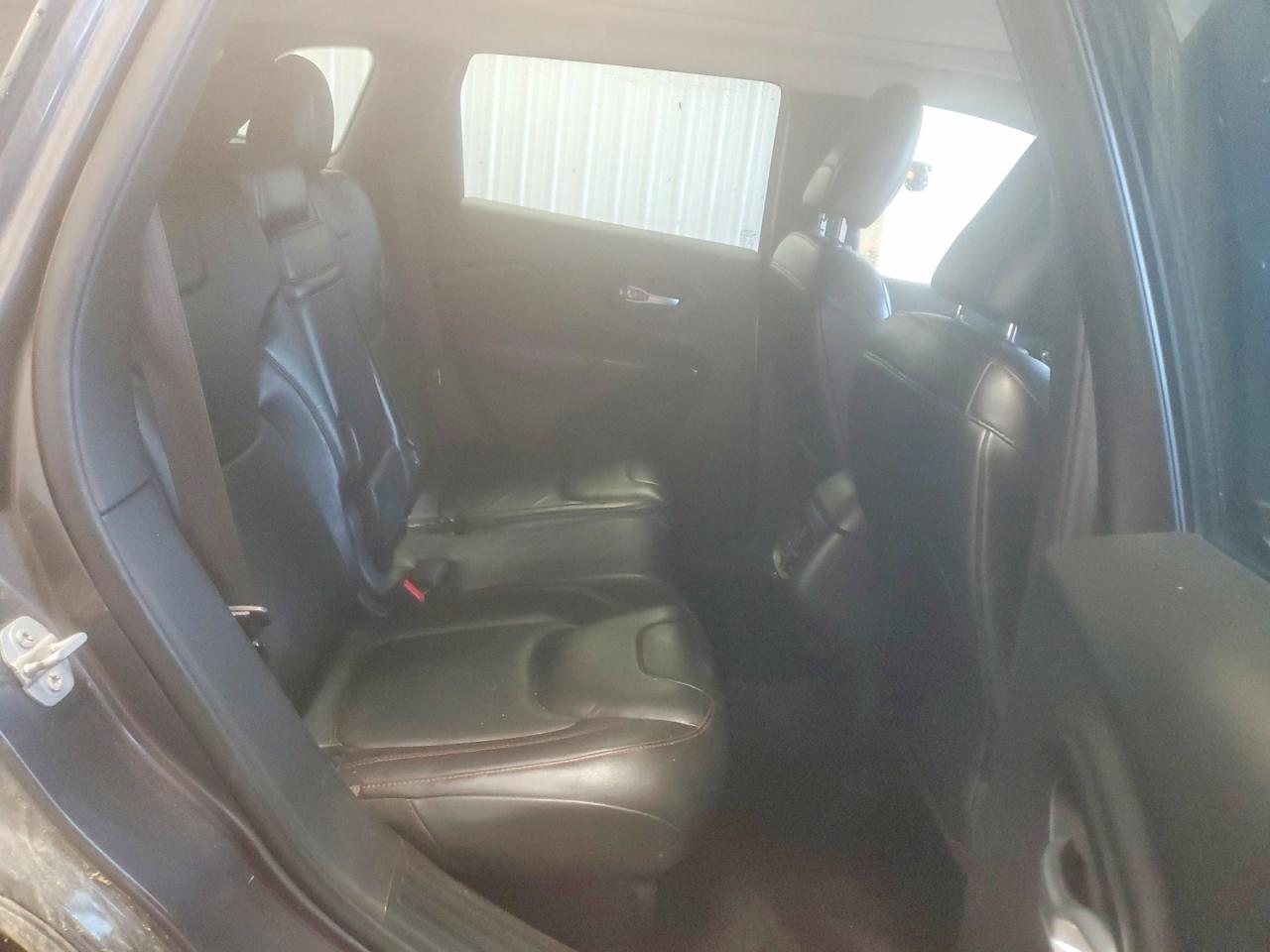 2015 Jeep Cherokee Trailhawk Gray vin: 1C4PJMBS1FW570256