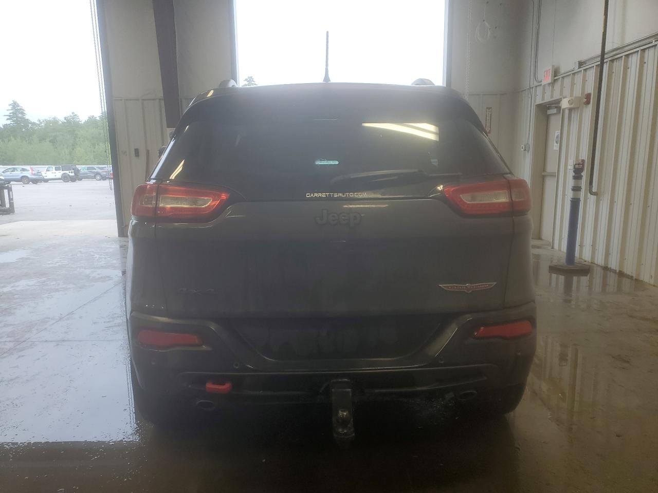 2015 Jeep Cherokee Trailhawk Gray vin: 1C4PJMBS1FW570256 Damage: Trailer Hitch, Aftermarket, Acceptable