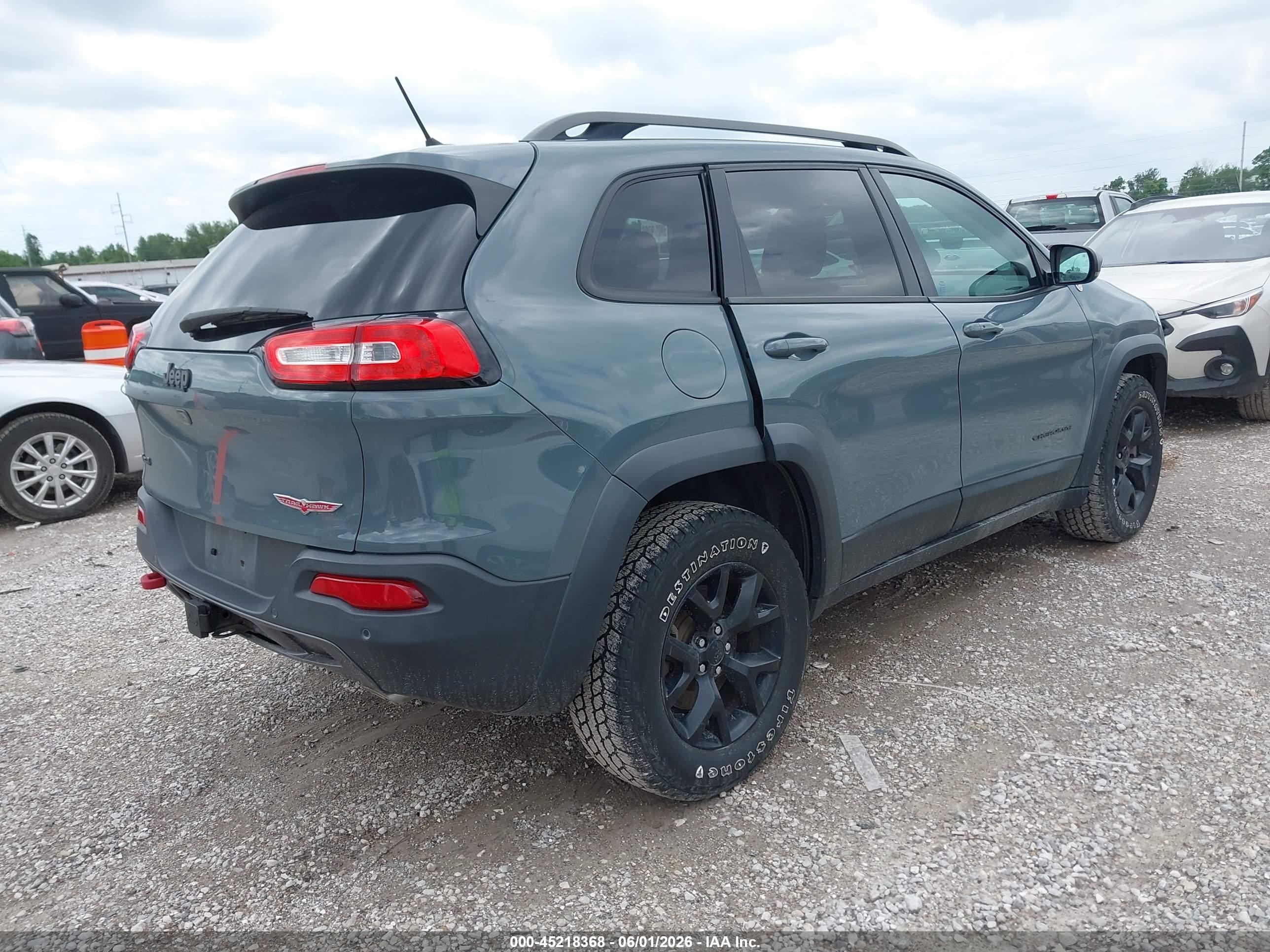 2015 Jeep Cherokee Trailhawk Gray vin: 1C4PJMBS1FW576669