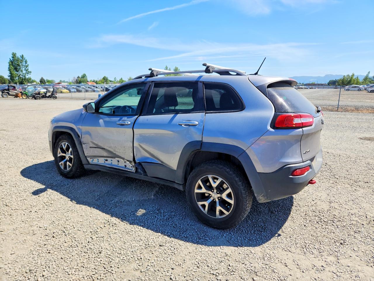 2015 Jeep Cherokee Trailhawk Silver vin: 1C4PJMBS1FW598610