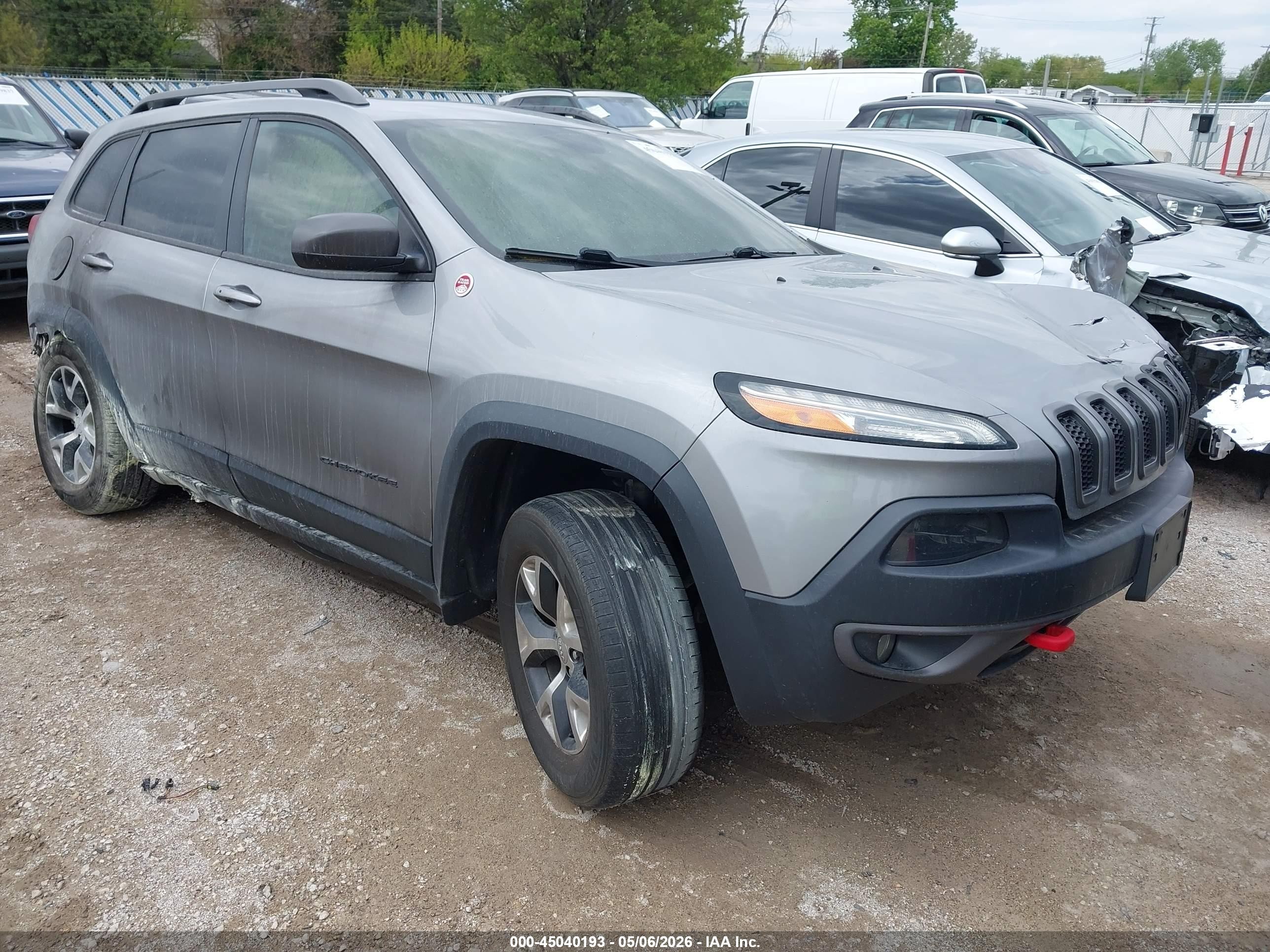 2015 Jeep Cherokee Trailhawk Gray vin: 1C4PJMBS1FW647031