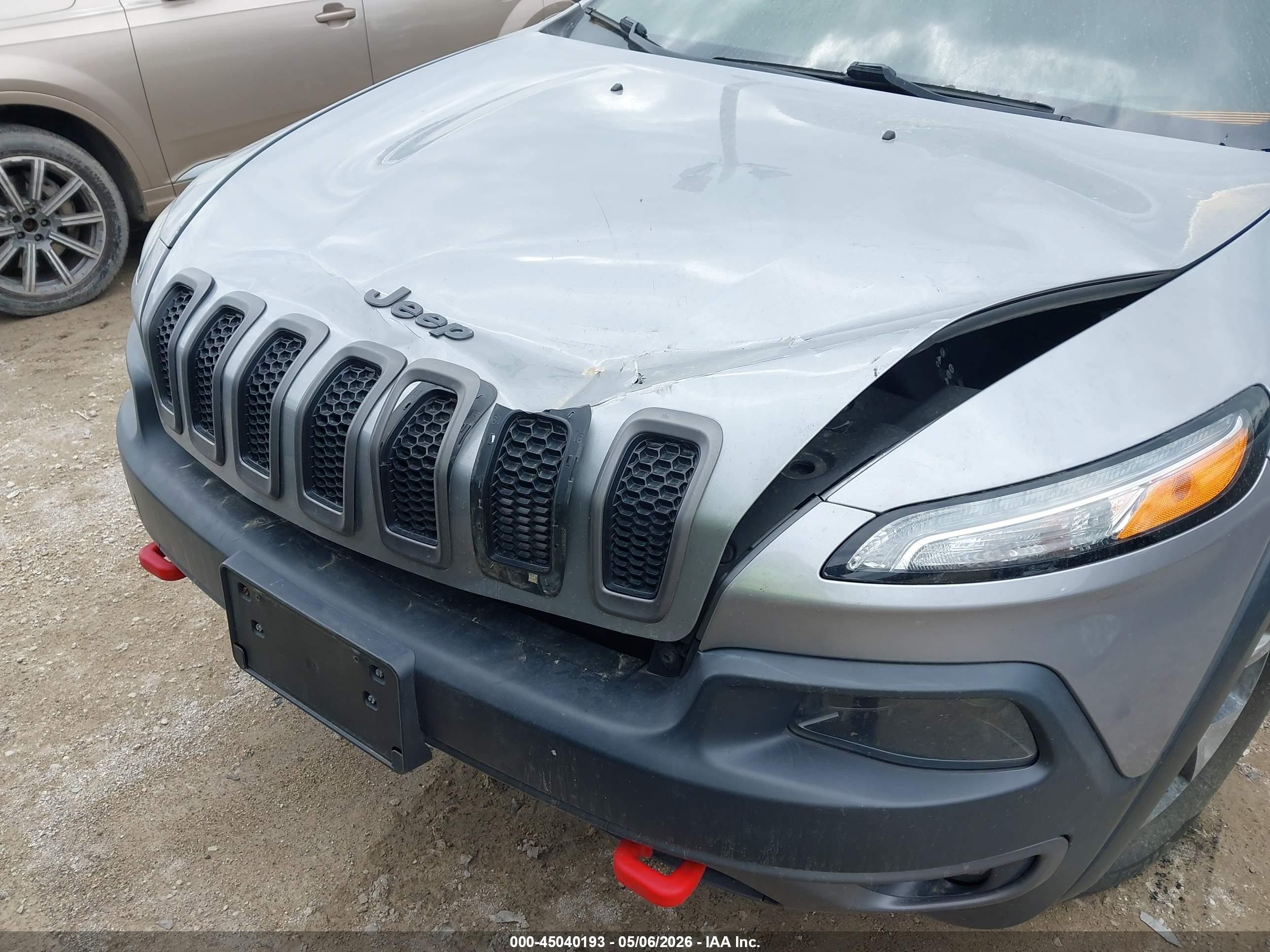 2015 Jeep Cherokee Trailhawk Gray vin: 1C4PJMBS1FW647031