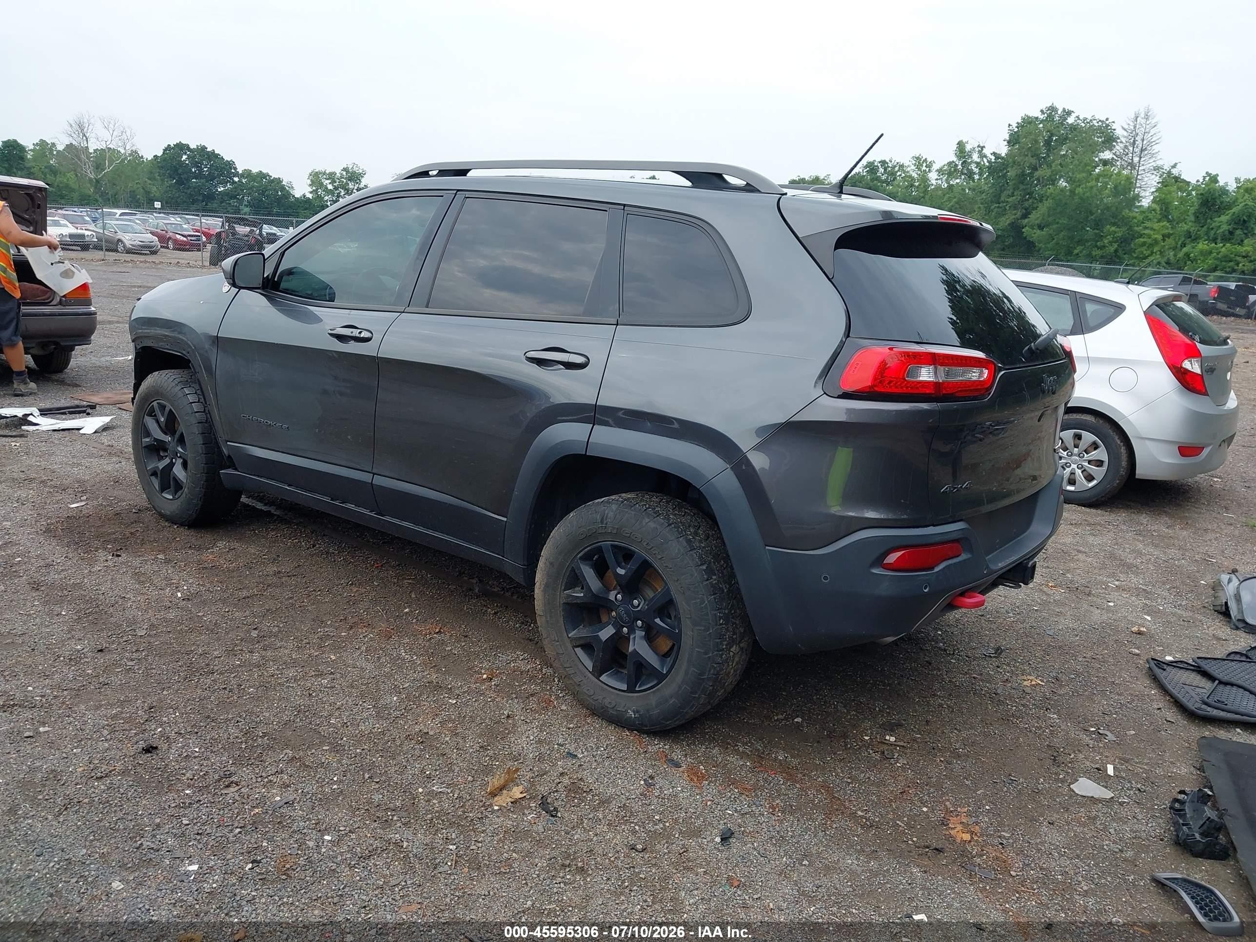 2015 Jeep Cherokee Trailhawk Gray vin: 1C4PJMBS1FW652973