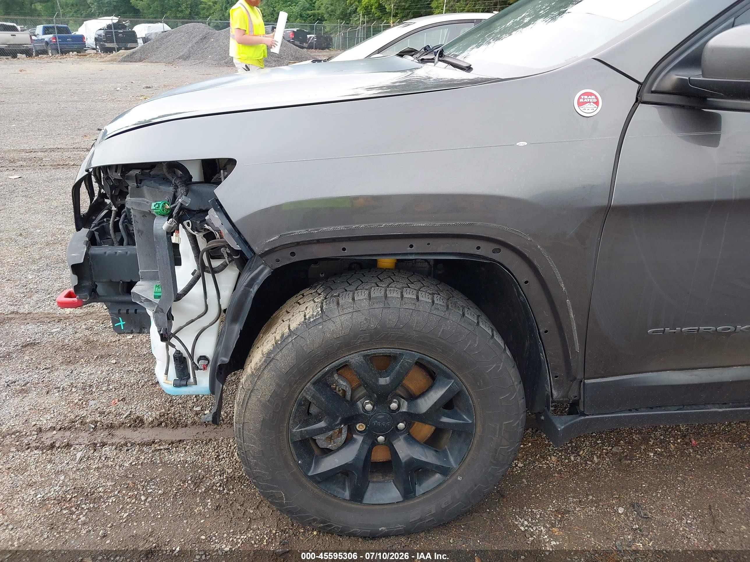 2015 Jeep Cherokee Trailhawk Gray vin: 1C4PJMBS1FW652973