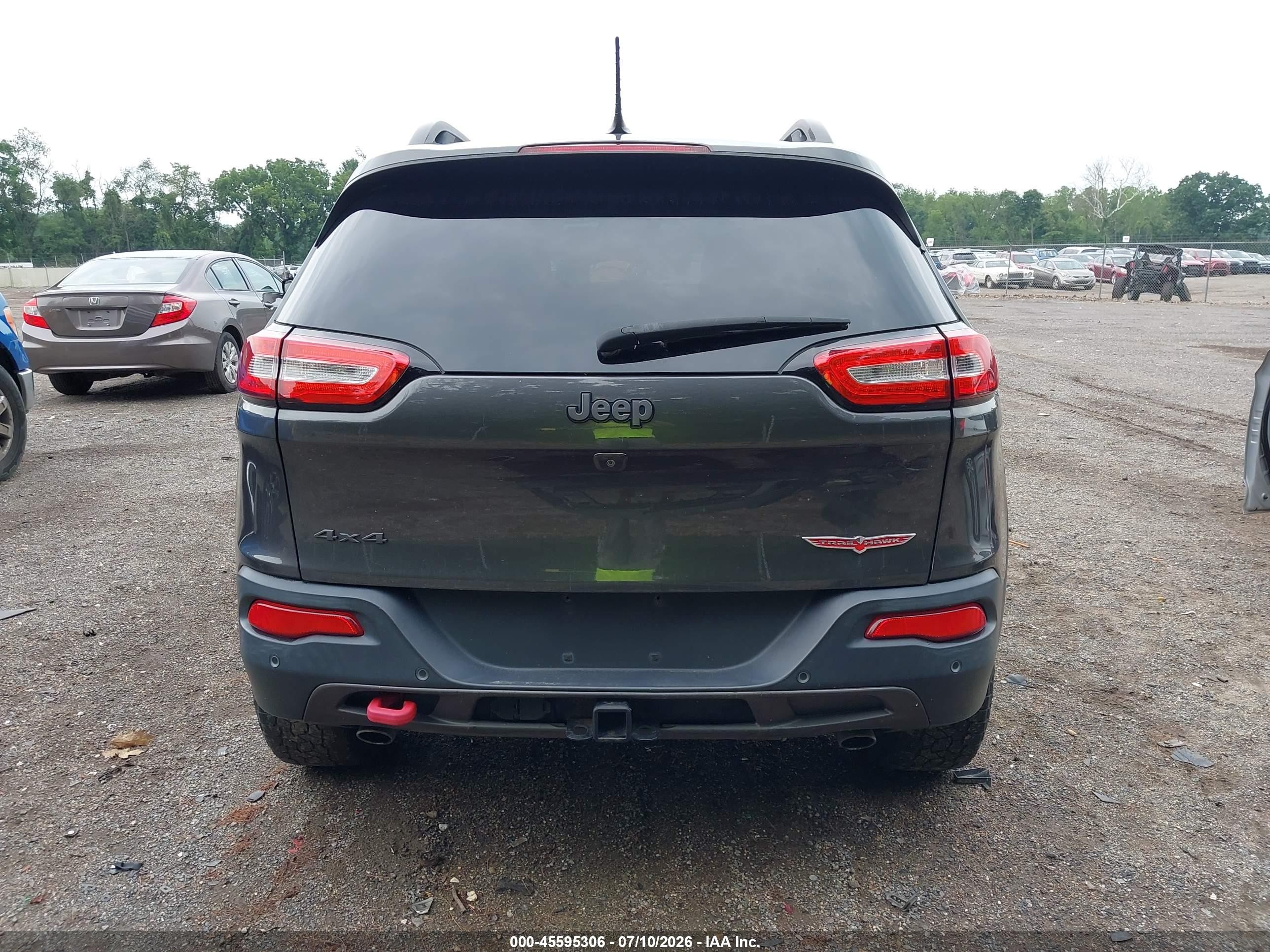 2015 Jeep Cherokee Trailhawk Gray vin: 1C4PJMBS1FW652973