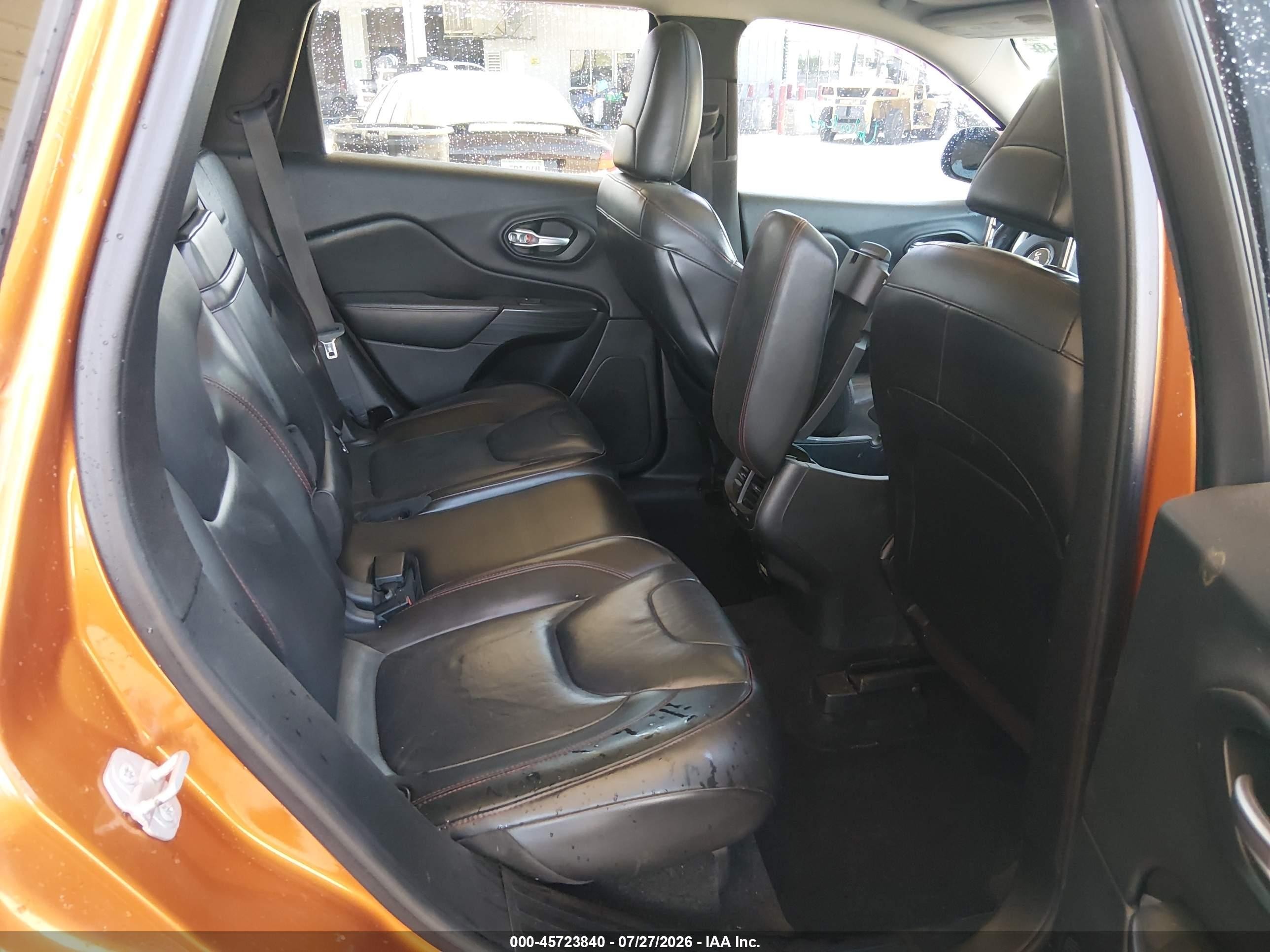 2015 Jeep Cherokee Trailhawk Orange vin: 1C4PJMBS1FW757724