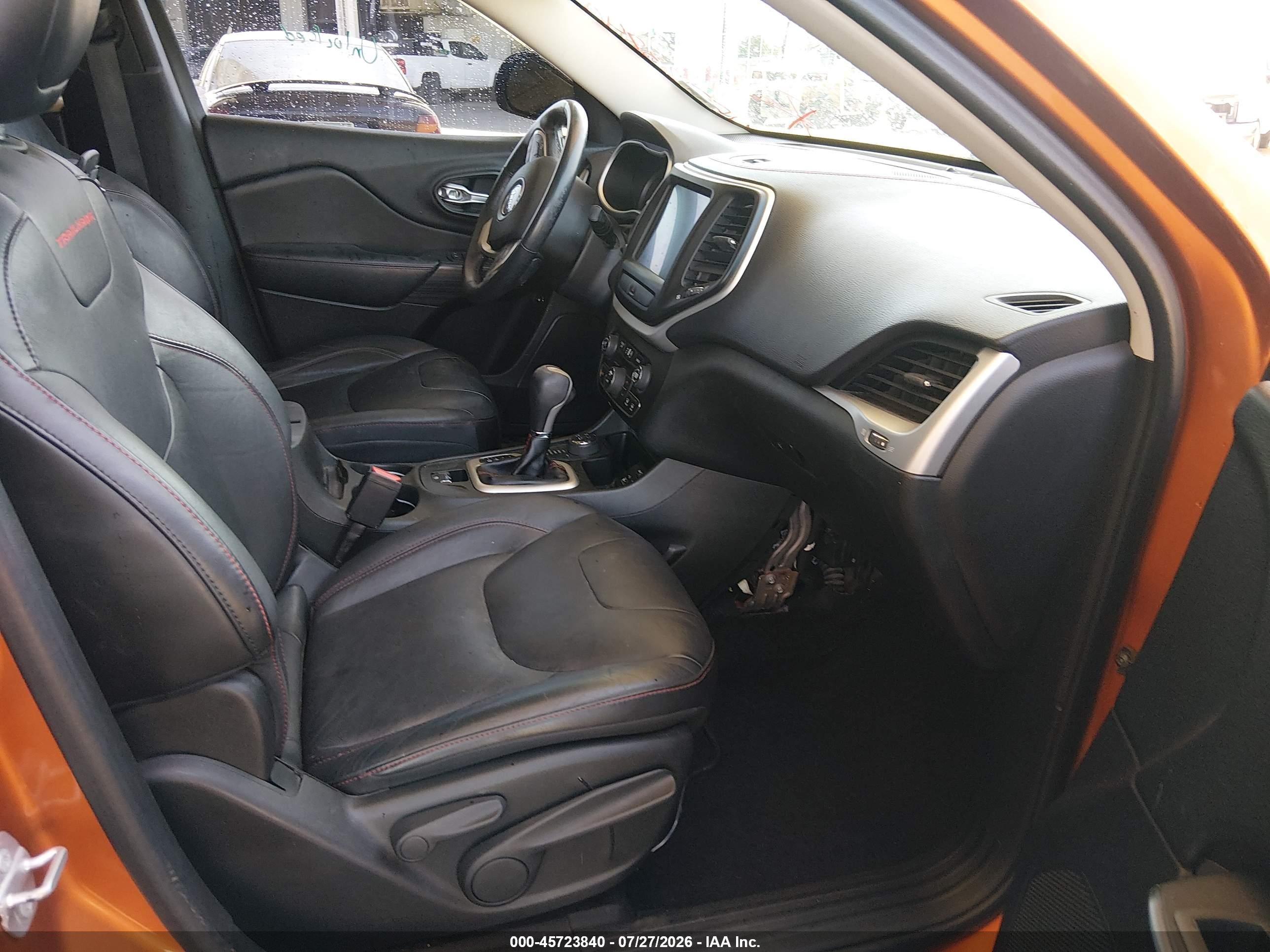 2015 Jeep Cherokee Trailhawk Orange vin: 1C4PJMBS1FW757724