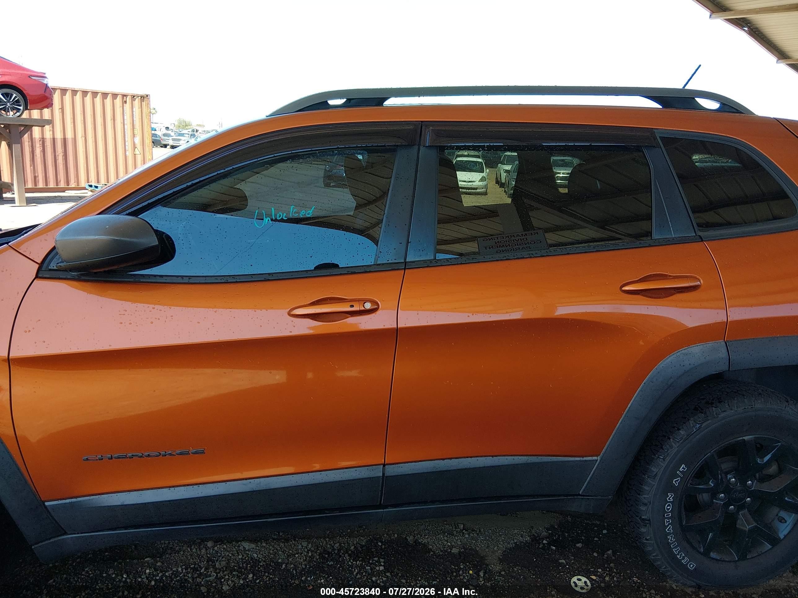 2015 Jeep Cherokee Trailhawk Orange vin: 1C4PJMBS1FW757724