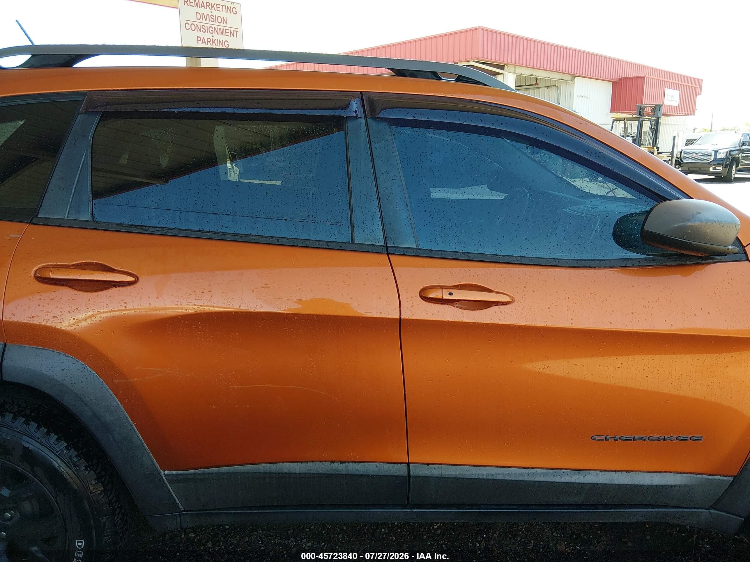 2015 Jeep Cherokee Trailhawk Orange vin: 1C4PJMBS1FW757724
