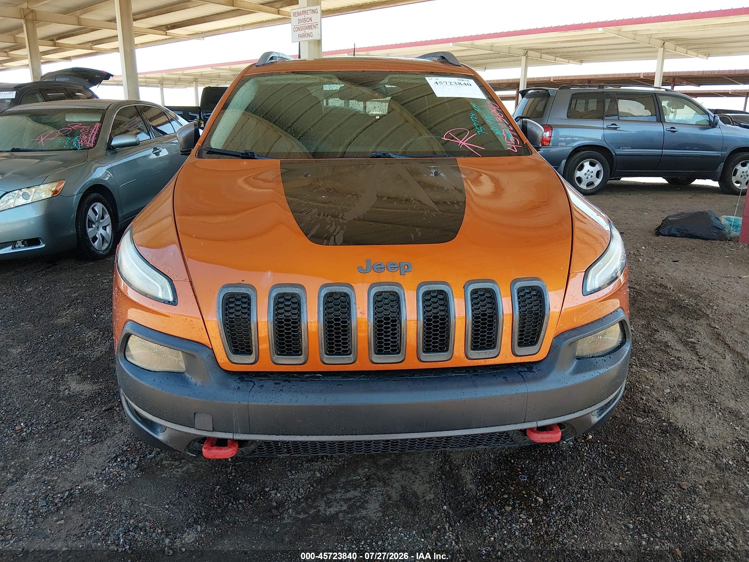 2015 Jeep Cherokee Trailhawk Orange vin: 1C4PJMBS1FW757724