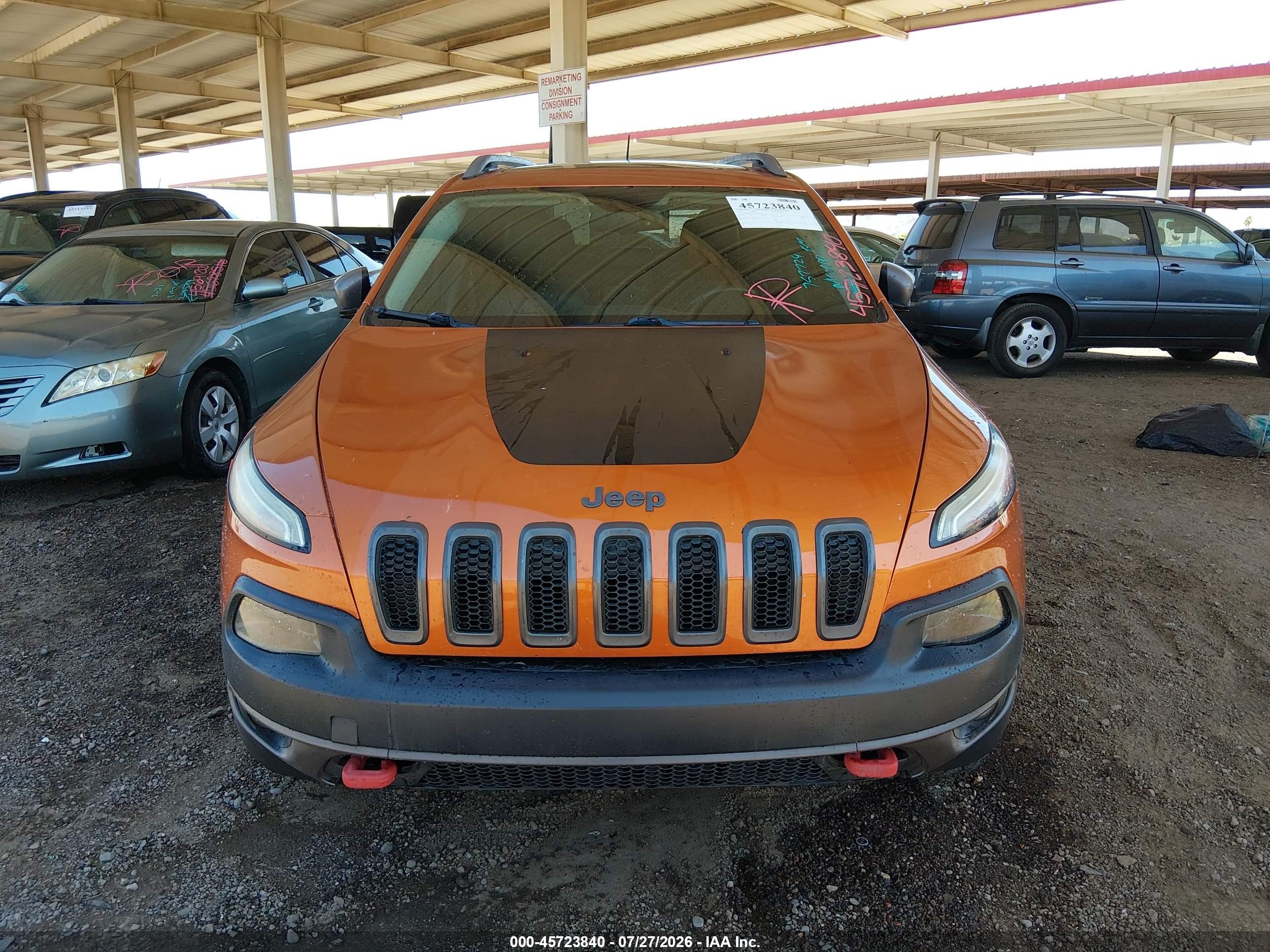 2015 Jeep Cherokee Trailhawk Orange vin: 1C4PJMBS1FW757724