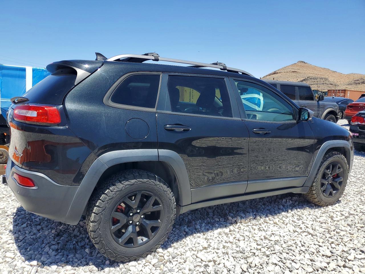 2016 Jeep Cherokee Trailhawk Black vin: 1C4PJMBS1GW318394