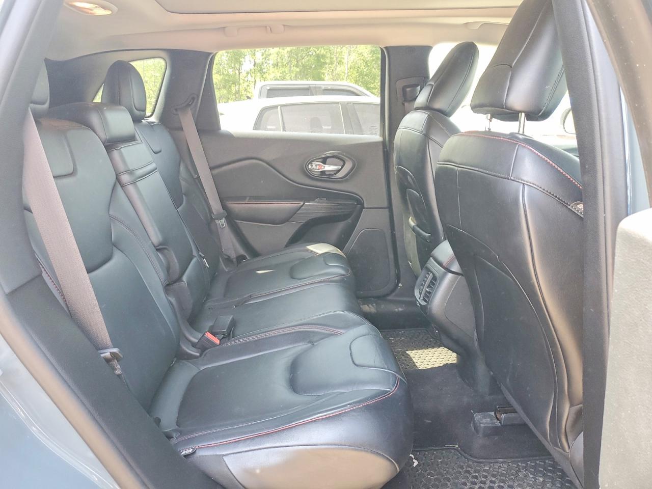 2014 Jeep Cherokee Trailhawk Gray vin: 1C4PJMBS2EW134501