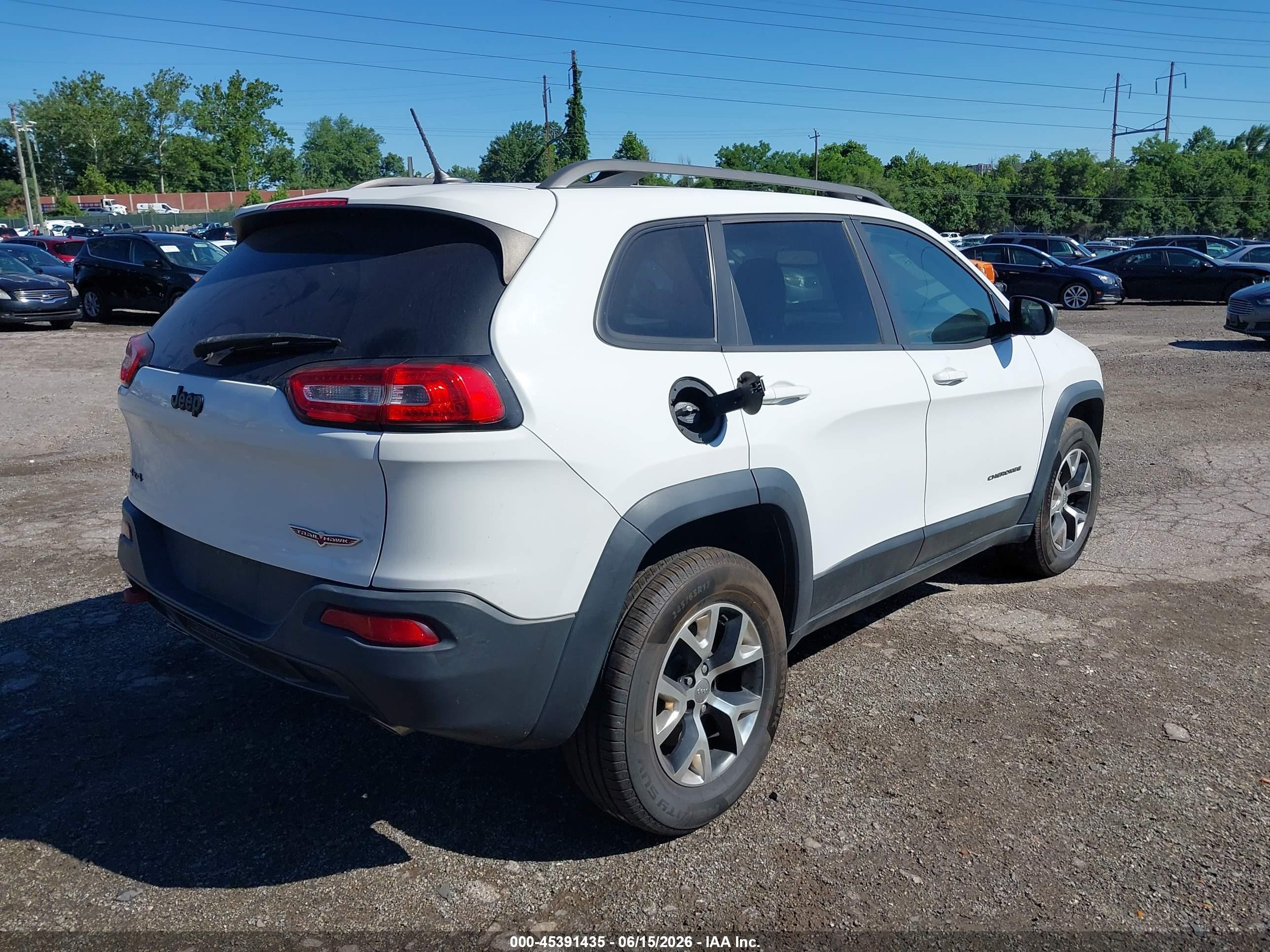 2014 Jeep Cherokee Trailhawk White vin: 1C4PJMBS2EW193421