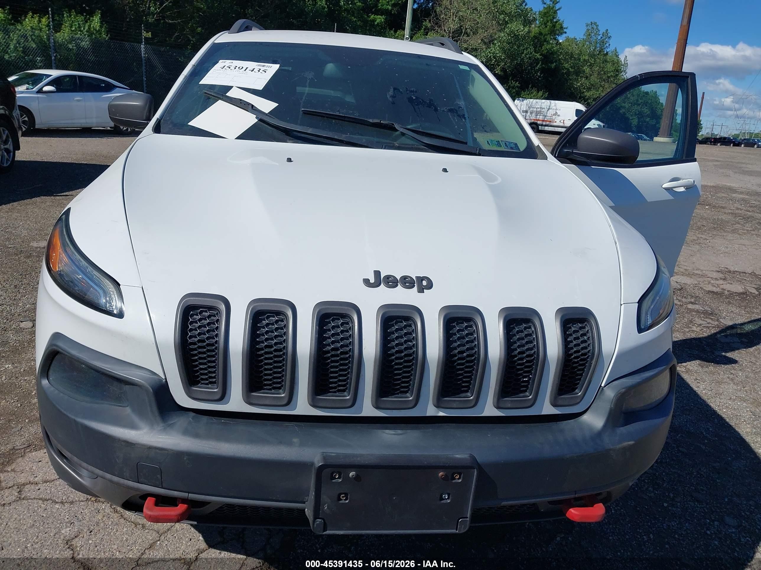 2014 Jeep Cherokee Trailhawk White vin: 1C4PJMBS2EW193421
