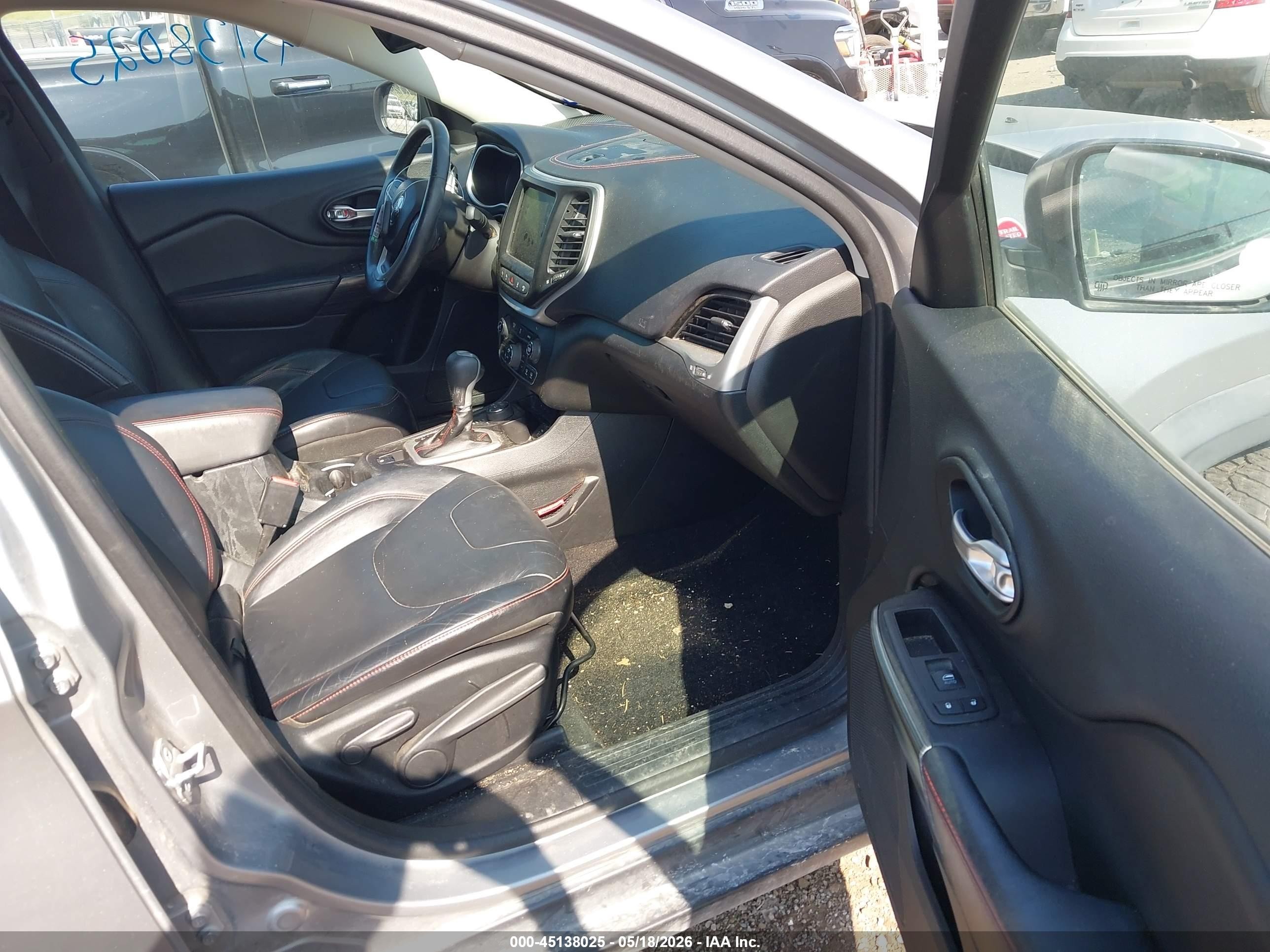 2014 Jeep Cherokee Trailhawk Silver vin: 1C4PJMBS2EW254671
