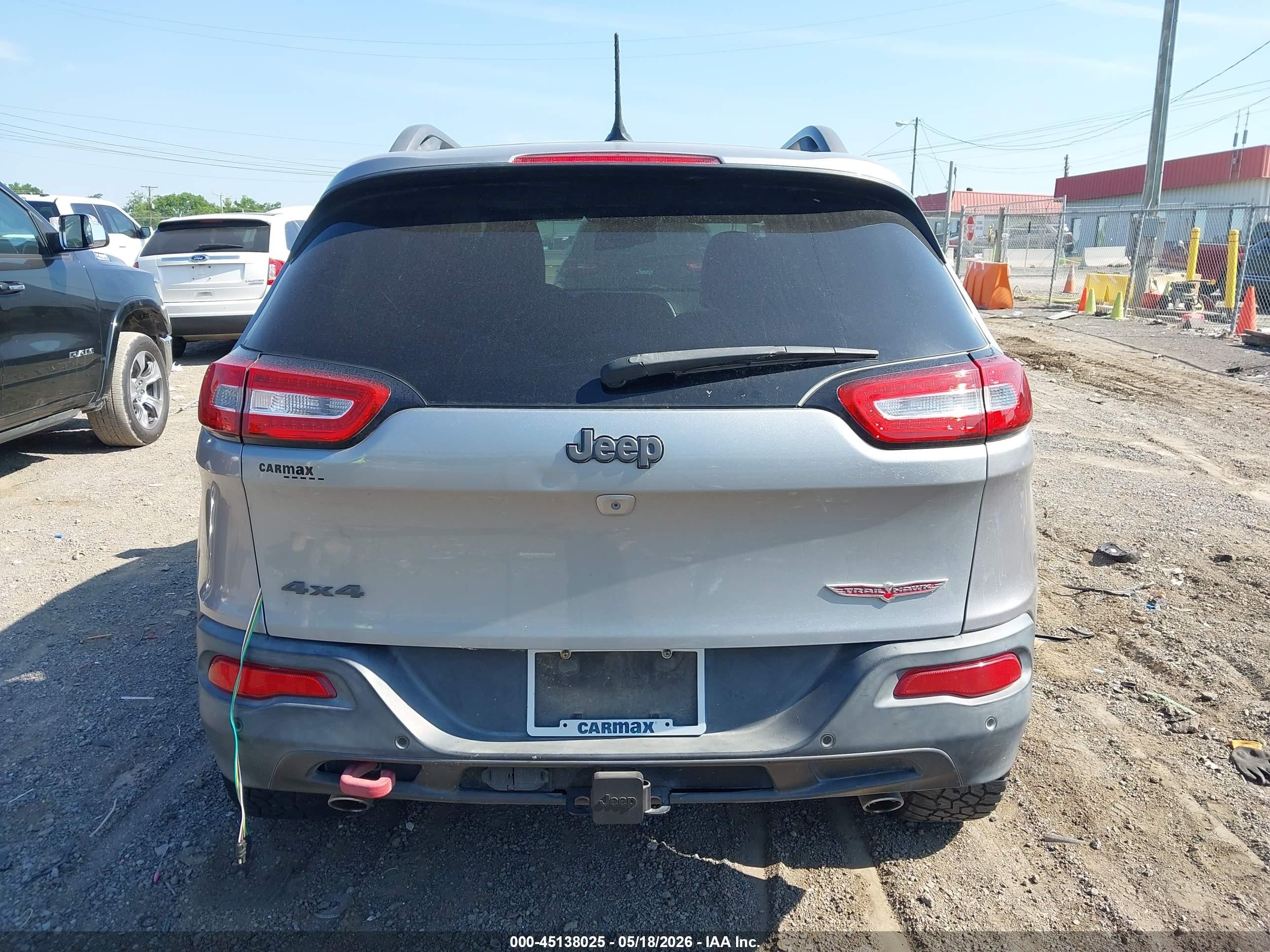 2014 Jeep Cherokee Trailhawk Silver vin: 1C4PJMBS2EW254671