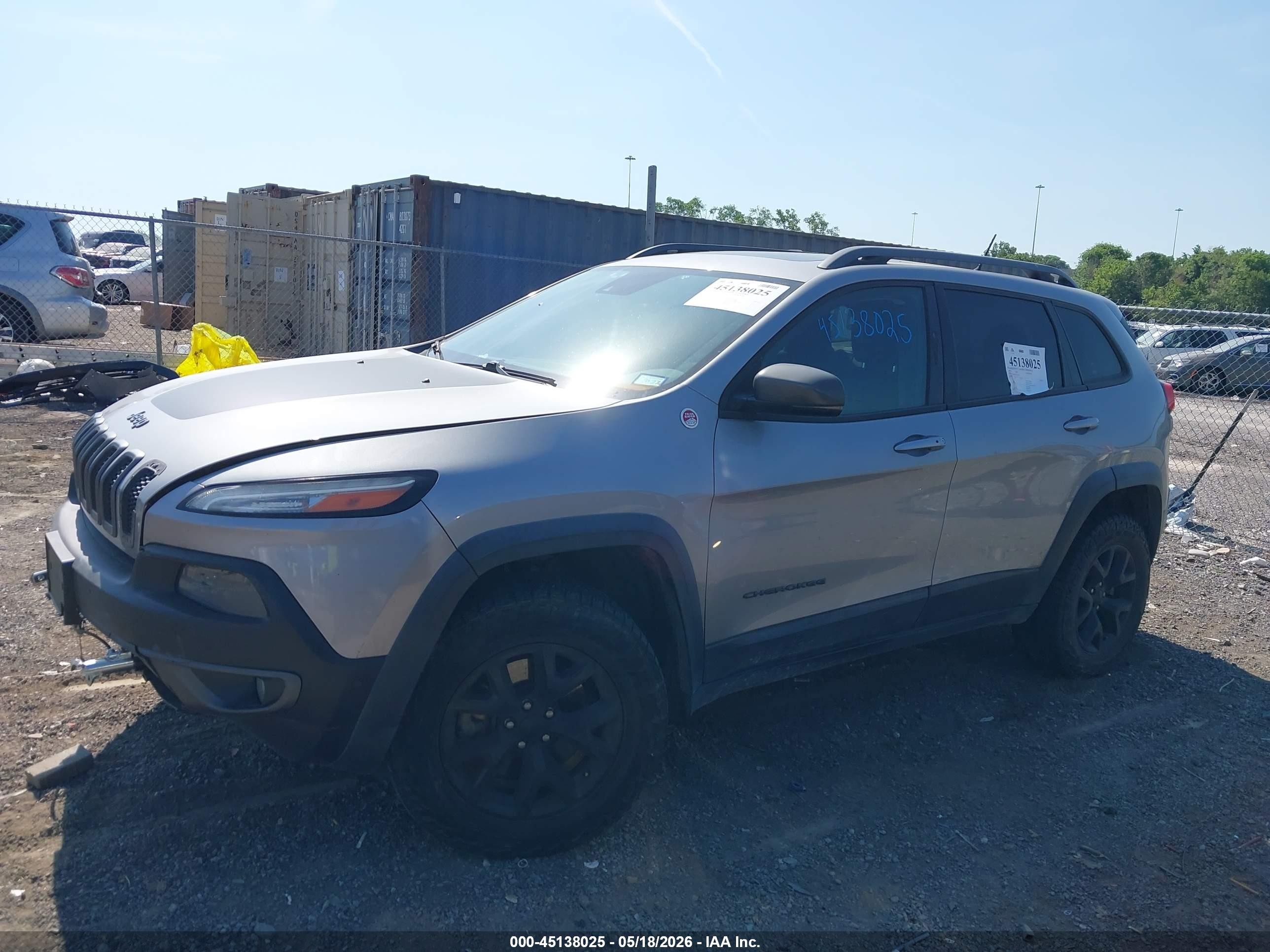 2014 Jeep Cherokee Trailhawk Silver vin: 1C4PJMBS2EW254671