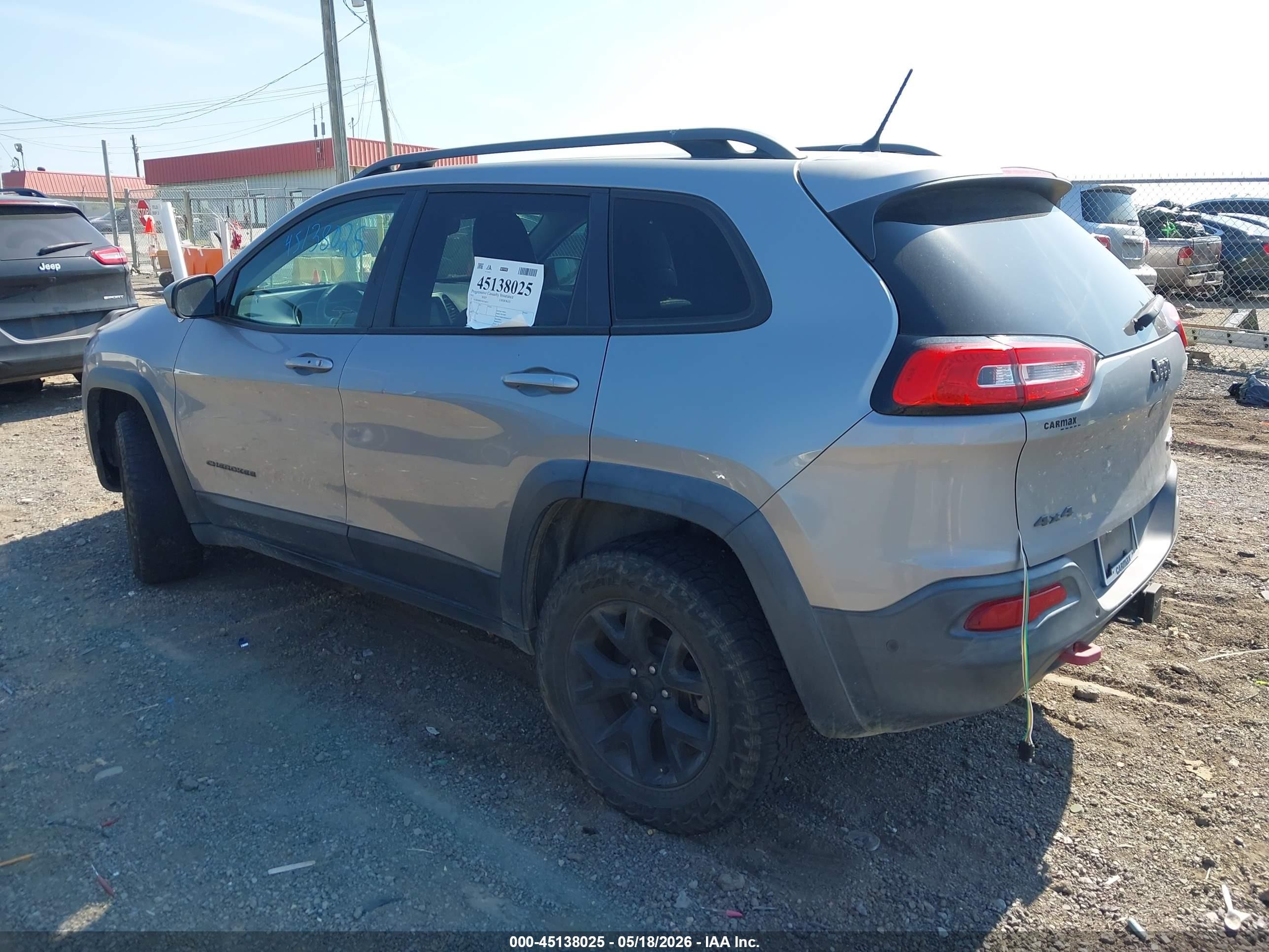 2014 Jeep Cherokee Trailhawk Silver vin: 1C4PJMBS2EW254671
