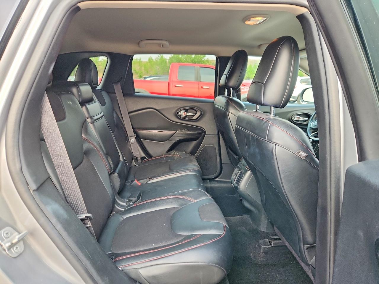 2014 Jeep Cherokee Trailhawk Gray vin: 1C4PJMBS2EW277027