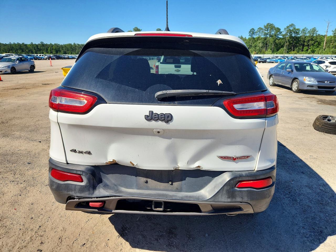 2015 Jeep Cherokee Trailhawk White vin: 1C4PJMBS2FW502578