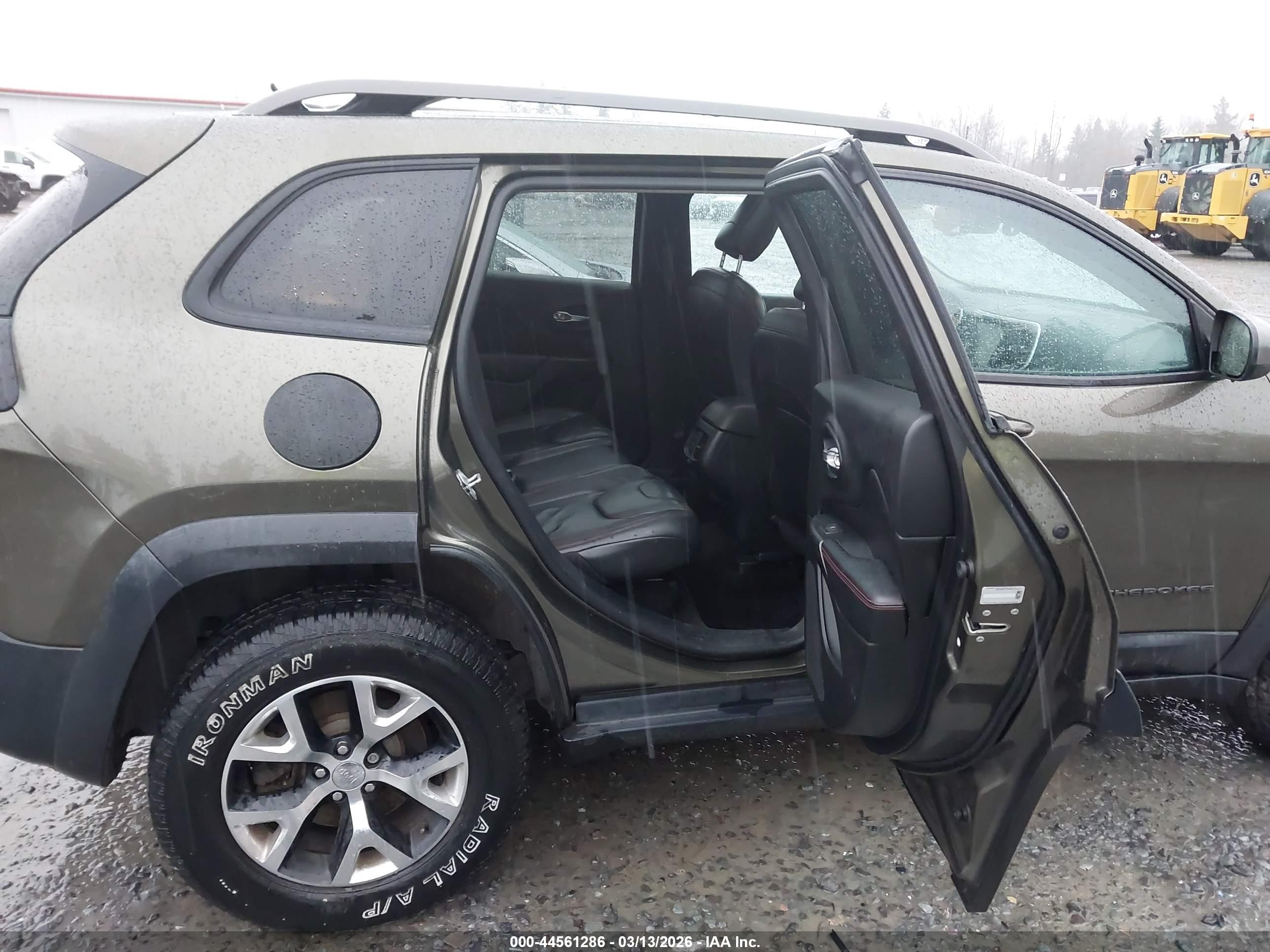 2015 Jeep Cherokee Trailhawk Green vin: 1C4PJMBS2FW557905