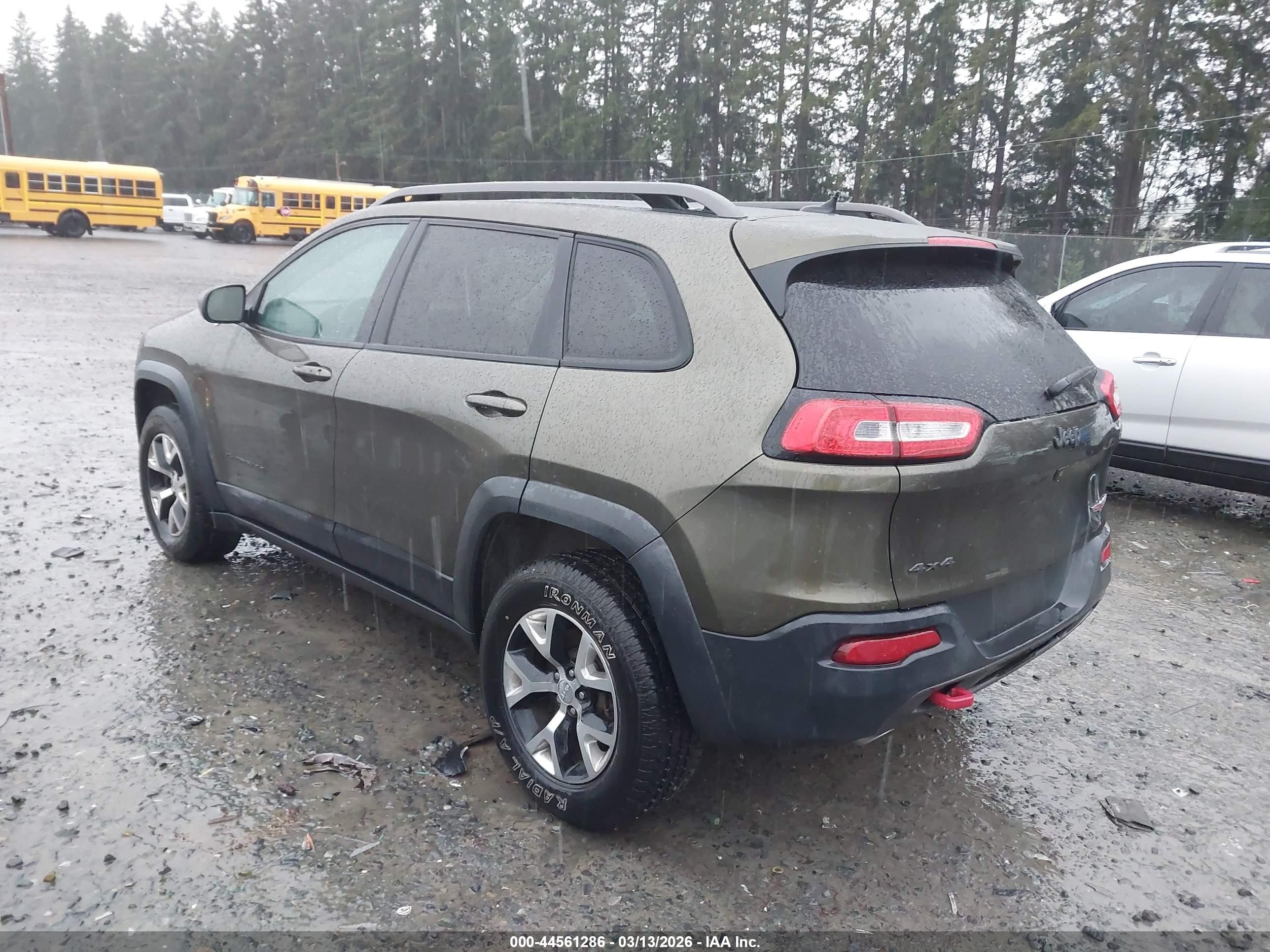 2015 Jeep Cherokee Trailhawk Green vin: 1C4PJMBS2FW557905