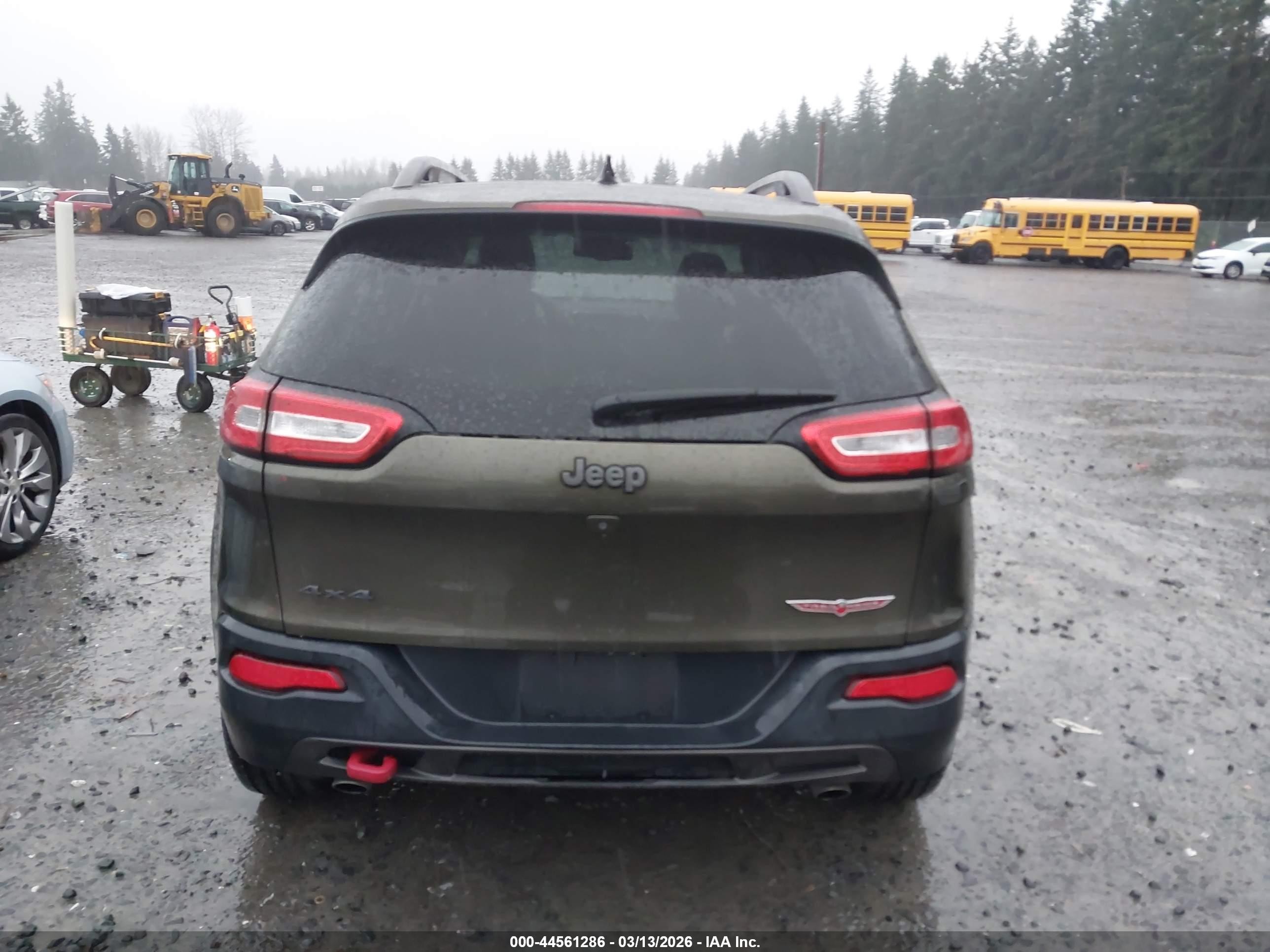 2015 Jeep Cherokee Trailhawk Green vin: 1C4PJMBS2FW557905