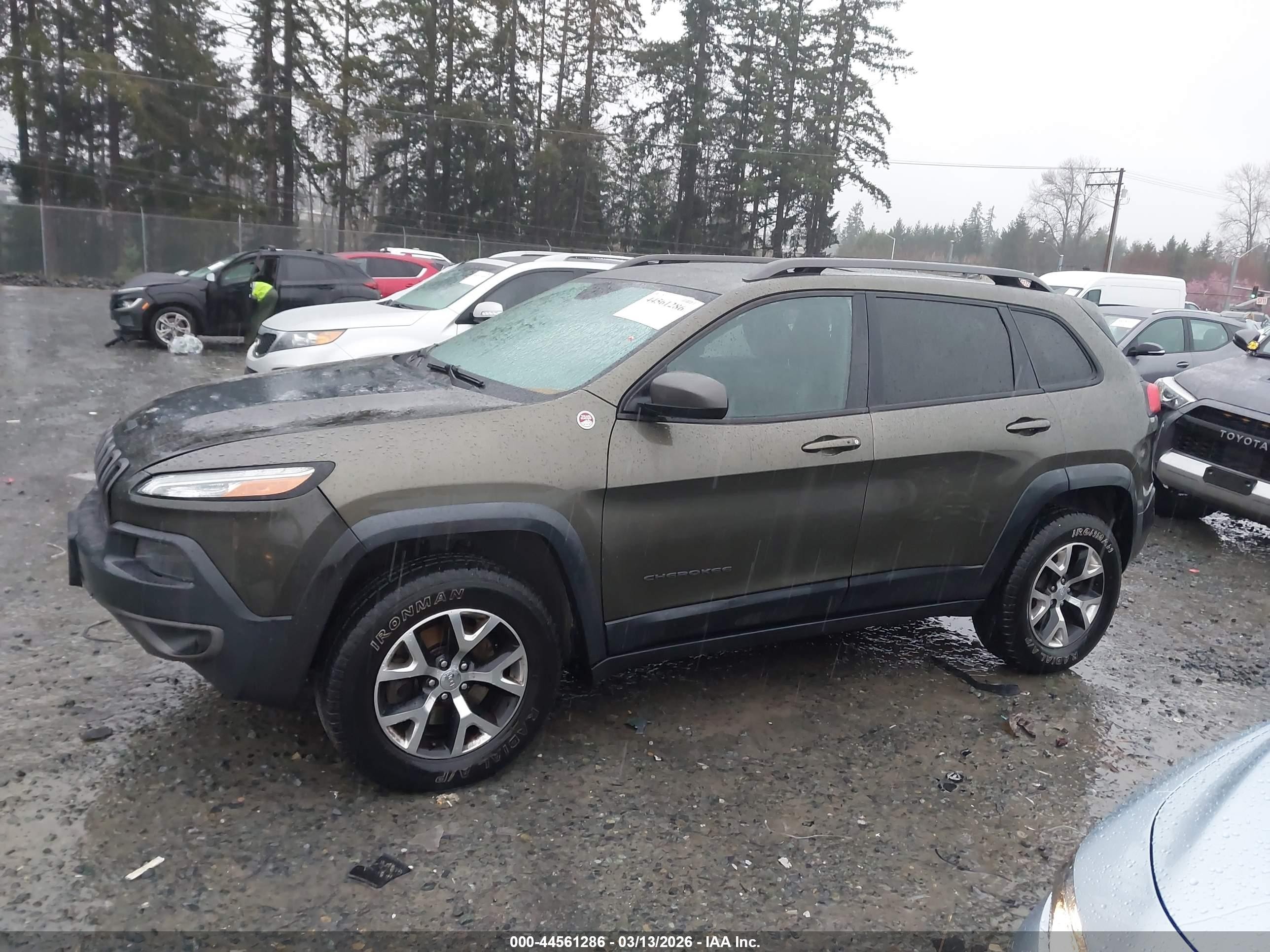2015 Jeep Cherokee Trailhawk Green vin: 1C4PJMBS2FW557905