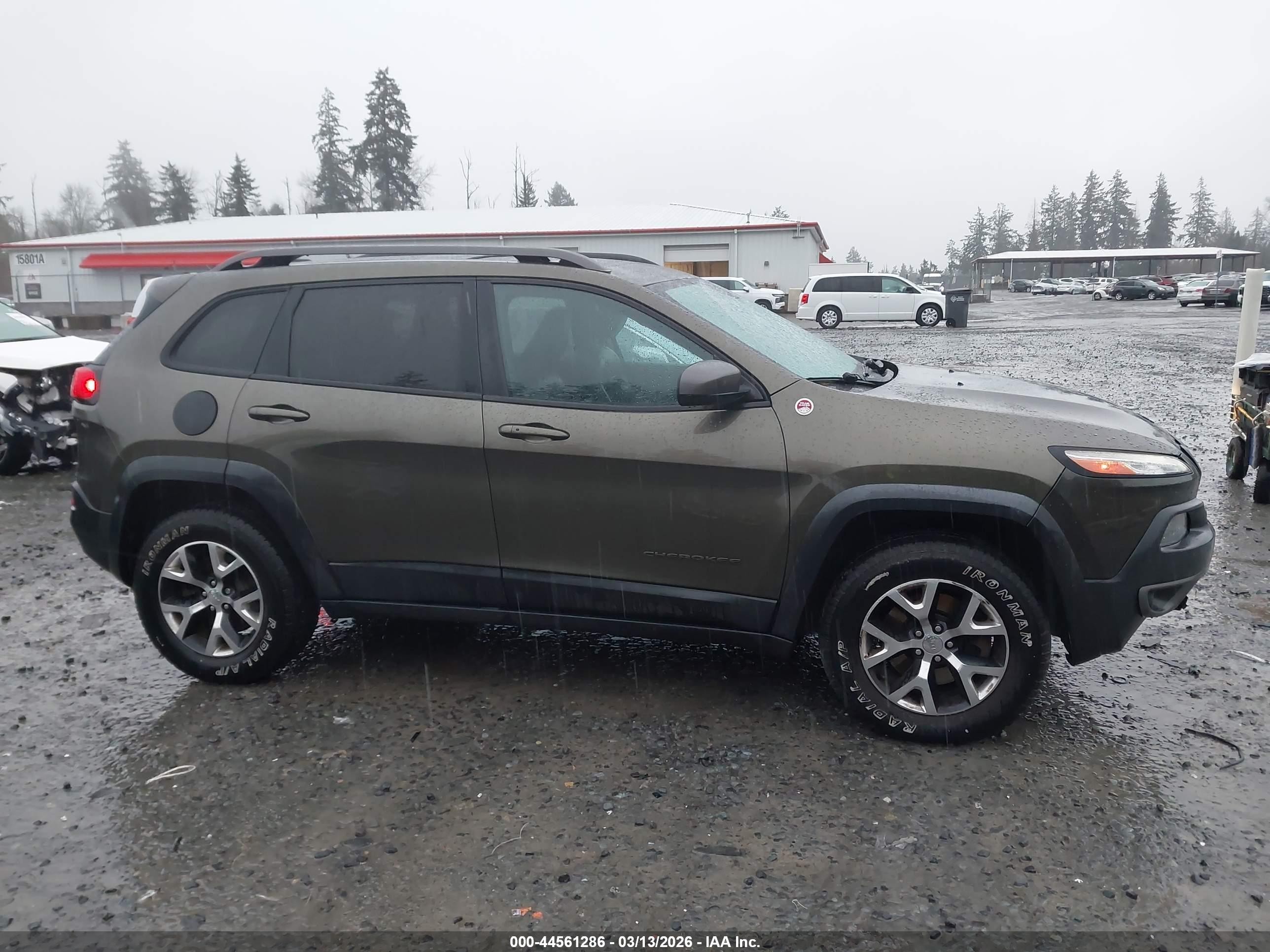 2015 Jeep Cherokee Trailhawk Green vin: 1C4PJMBS2FW557905