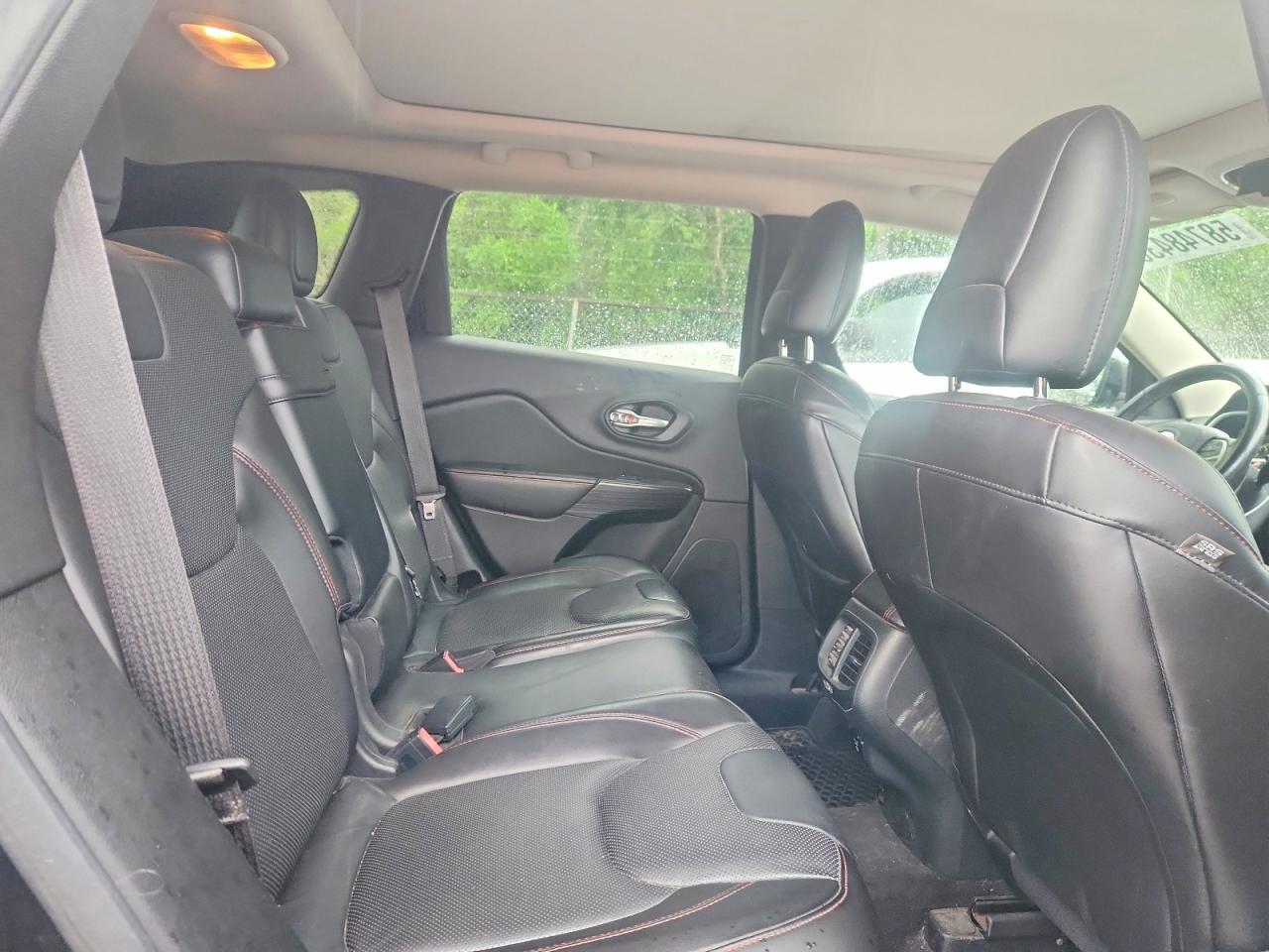 2015 Jeep Cherokee Trailhawk Black vin: 1C4PJMBS2FW614099