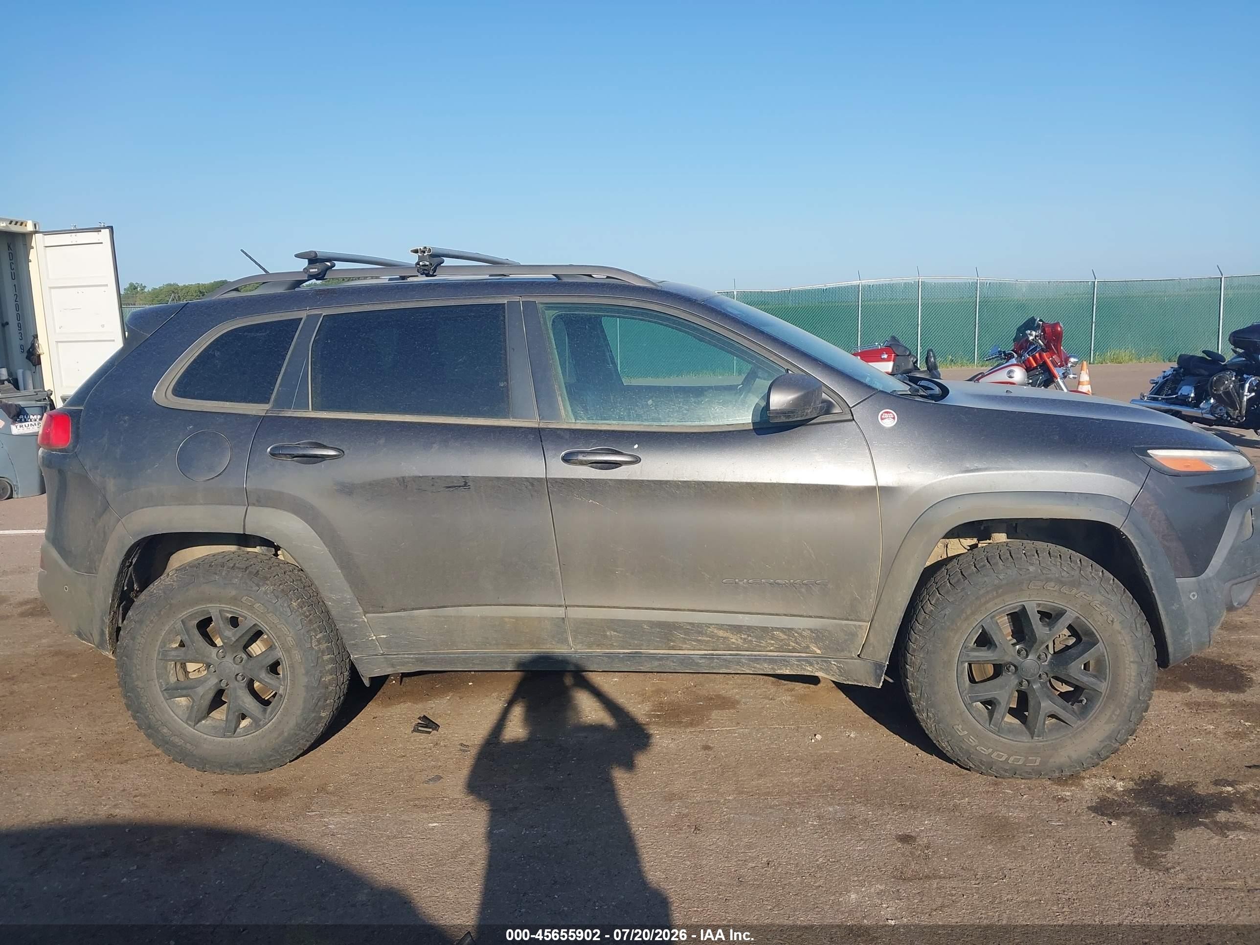 2015 Jeep Cherokee Trailhawk Gray vin: 1C4PJMBS2FW710444