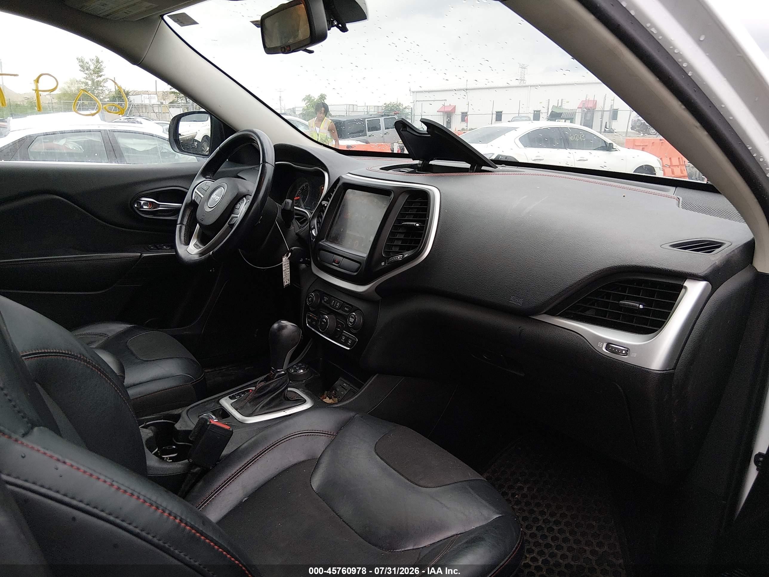 2015 Jeep Cherokee   White vin: 1C4PJMBS2FW785256