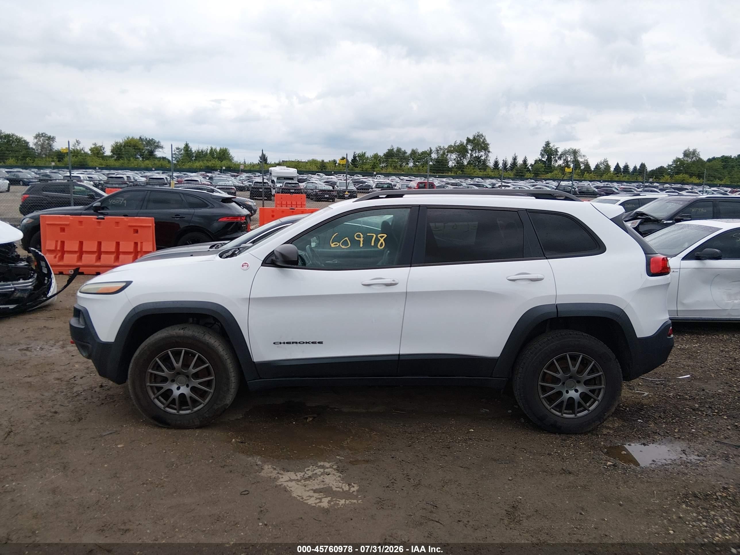 2015 Jeep Cherokee   White vin: 1C4PJMBS2FW785256