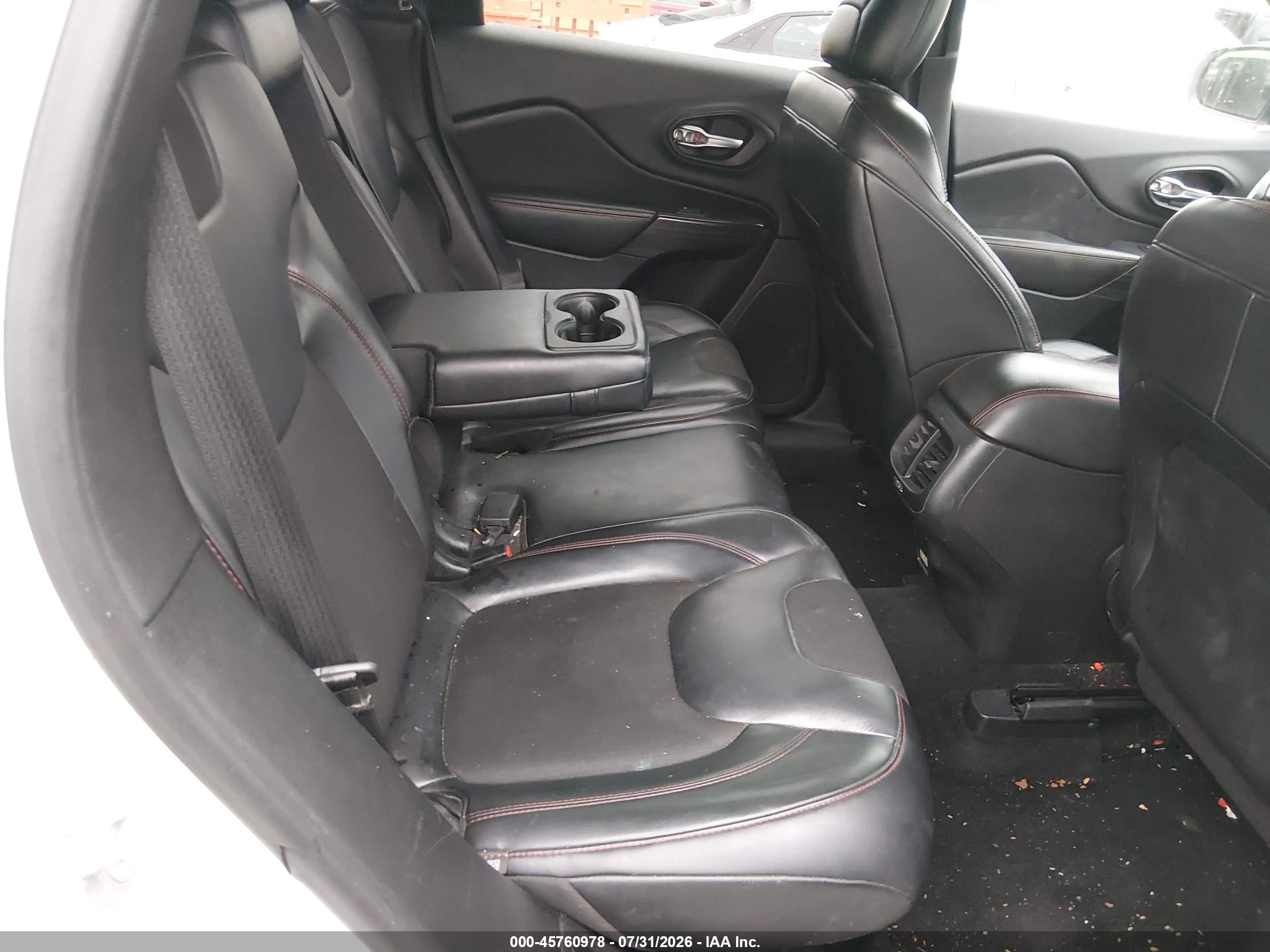 2015 Jeep Cherokee   White vin: 1C4PJMBS2FW785256