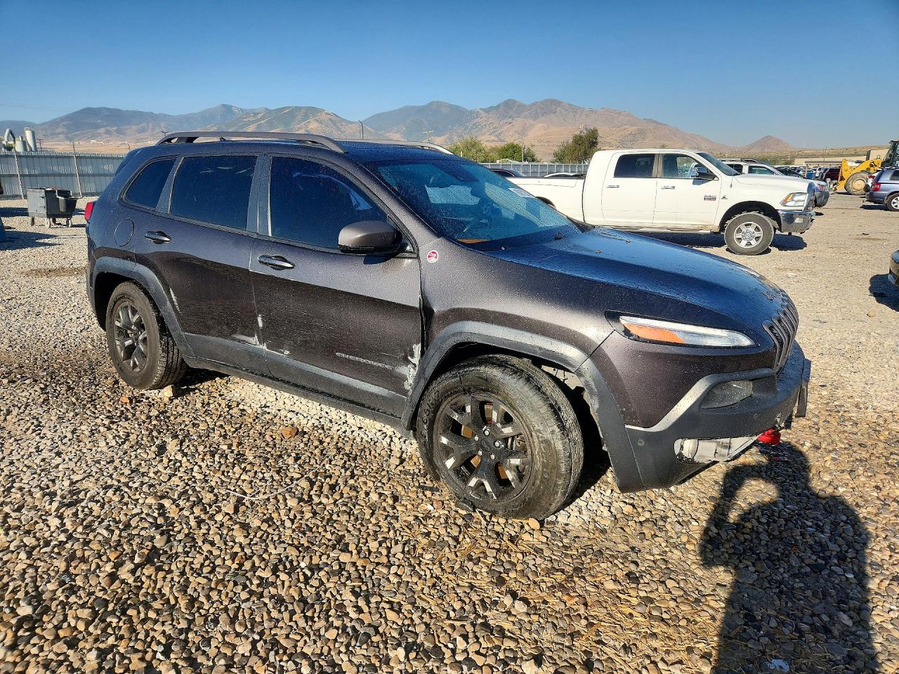2014 Jeep Cherokee Trailhawk Gray vin: 1C4PJMBS3EW240262