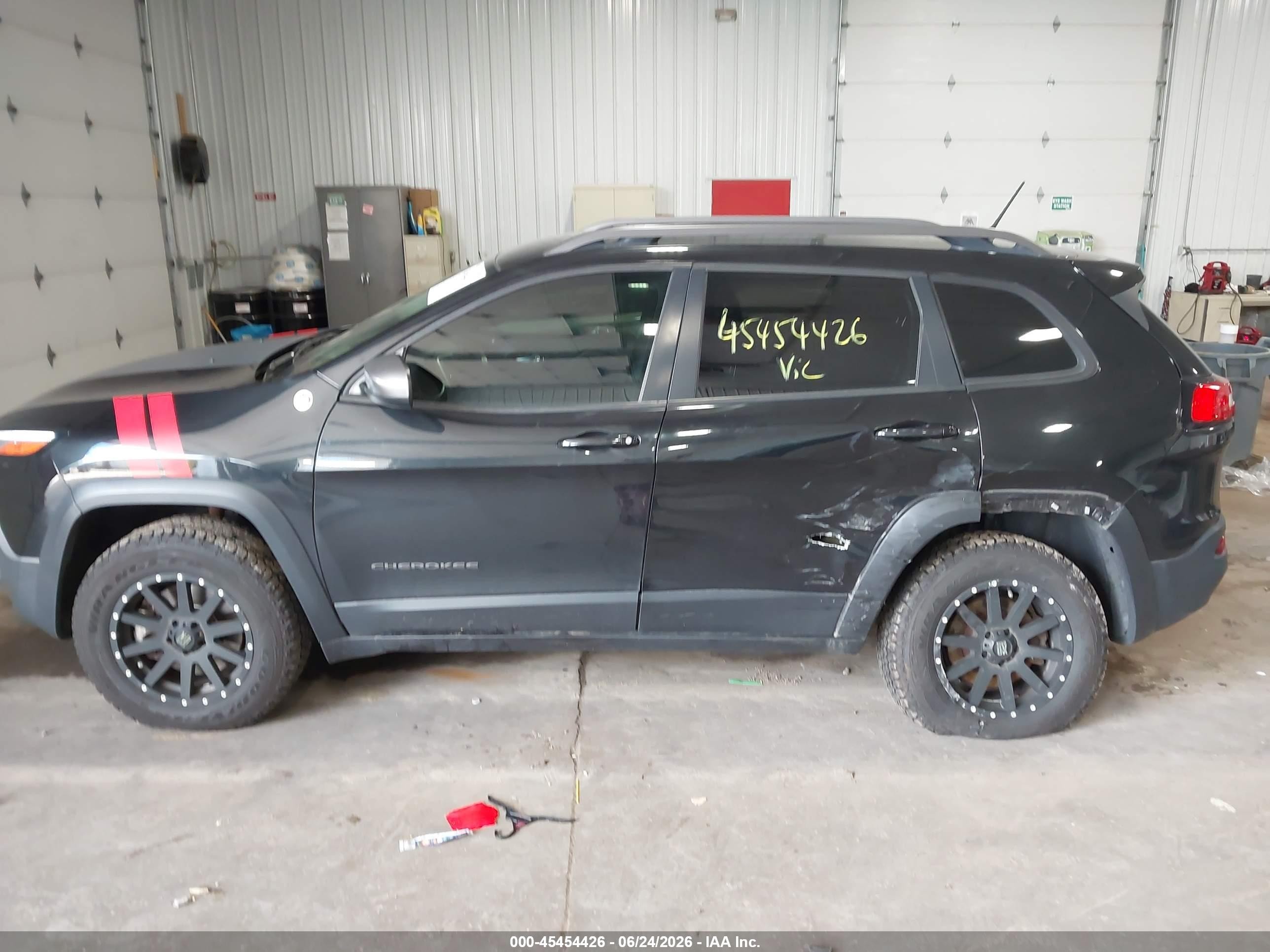 2014 Jeep Cherokee Trailhawk Black vin: 1C4PJMBS3EW275884