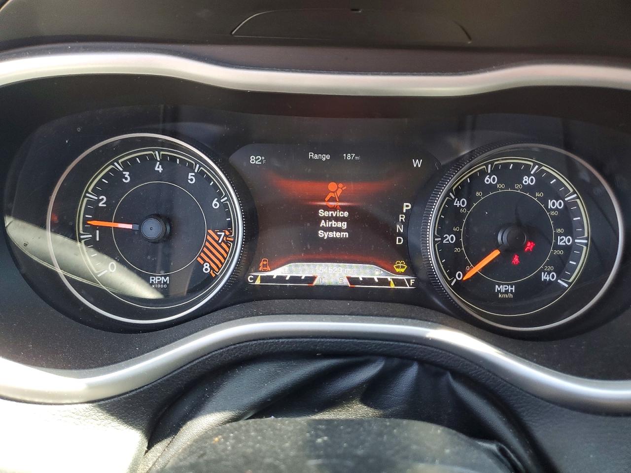 2015 Jeep Cherokee Trailhawk Orange vin: 1C4PJMBS3FW558173